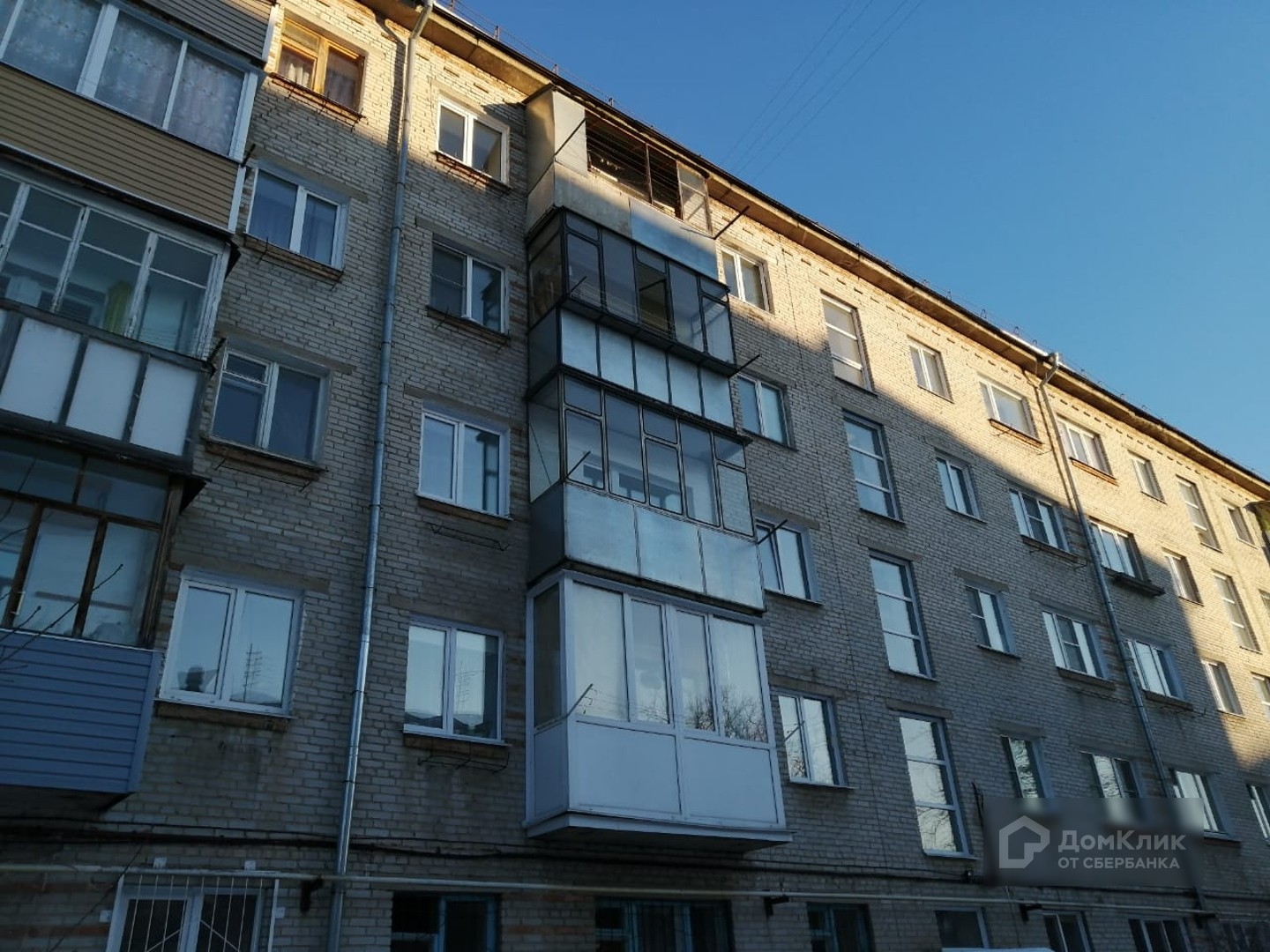 край. Алтайский, г. Барнаул, ул. Георгия Исакова, д. 135-фасад здания
