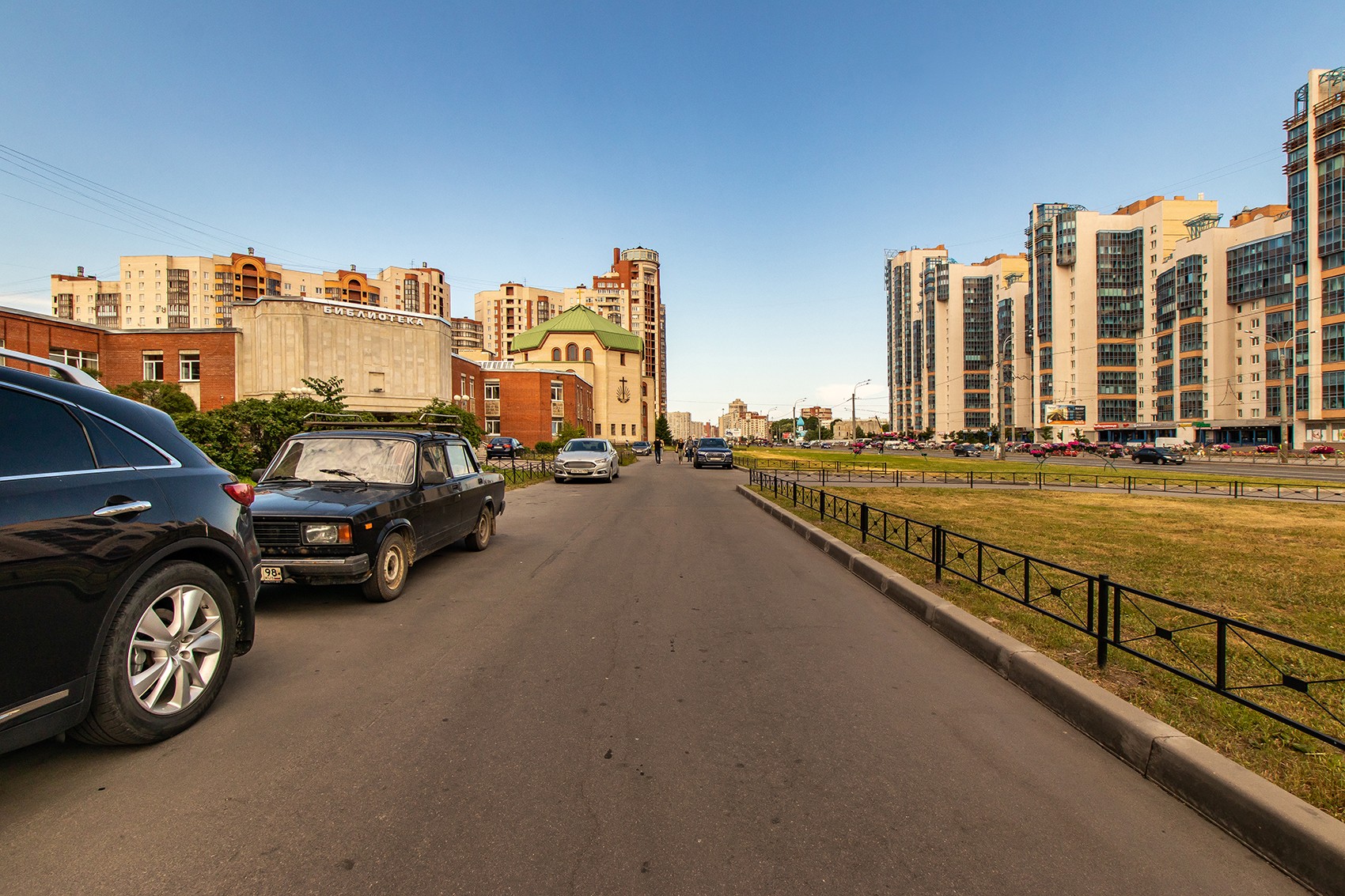 г. Санкт-Петербург, пр-кт. Ленинский, д. 115-придомовая территория