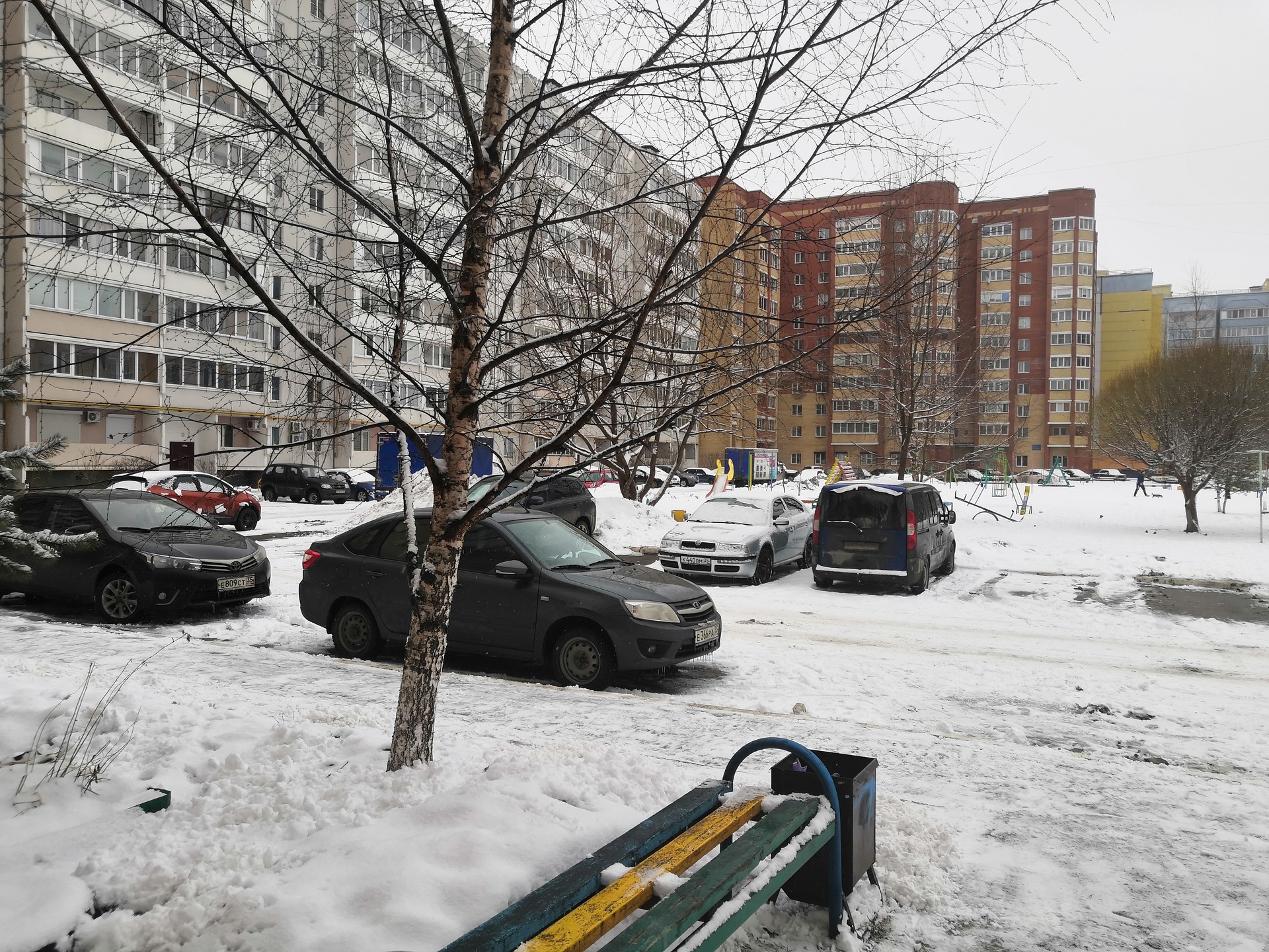 обл. Вологодская, г. Череповец, ул. Городецкая, д. 1-придомовая территория