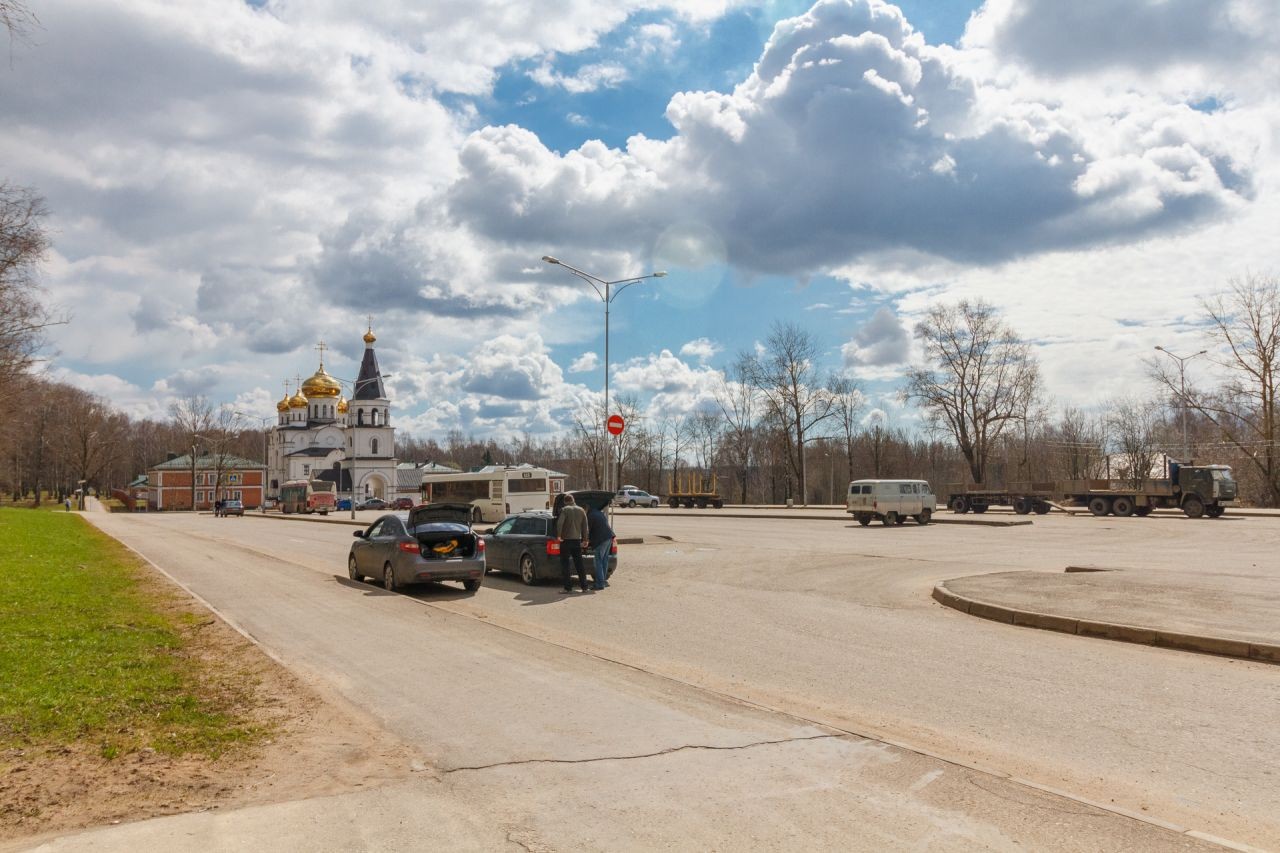 обл. Вологодская, г. Череповец, ул. К.Белова, д. 1-придомовая территория