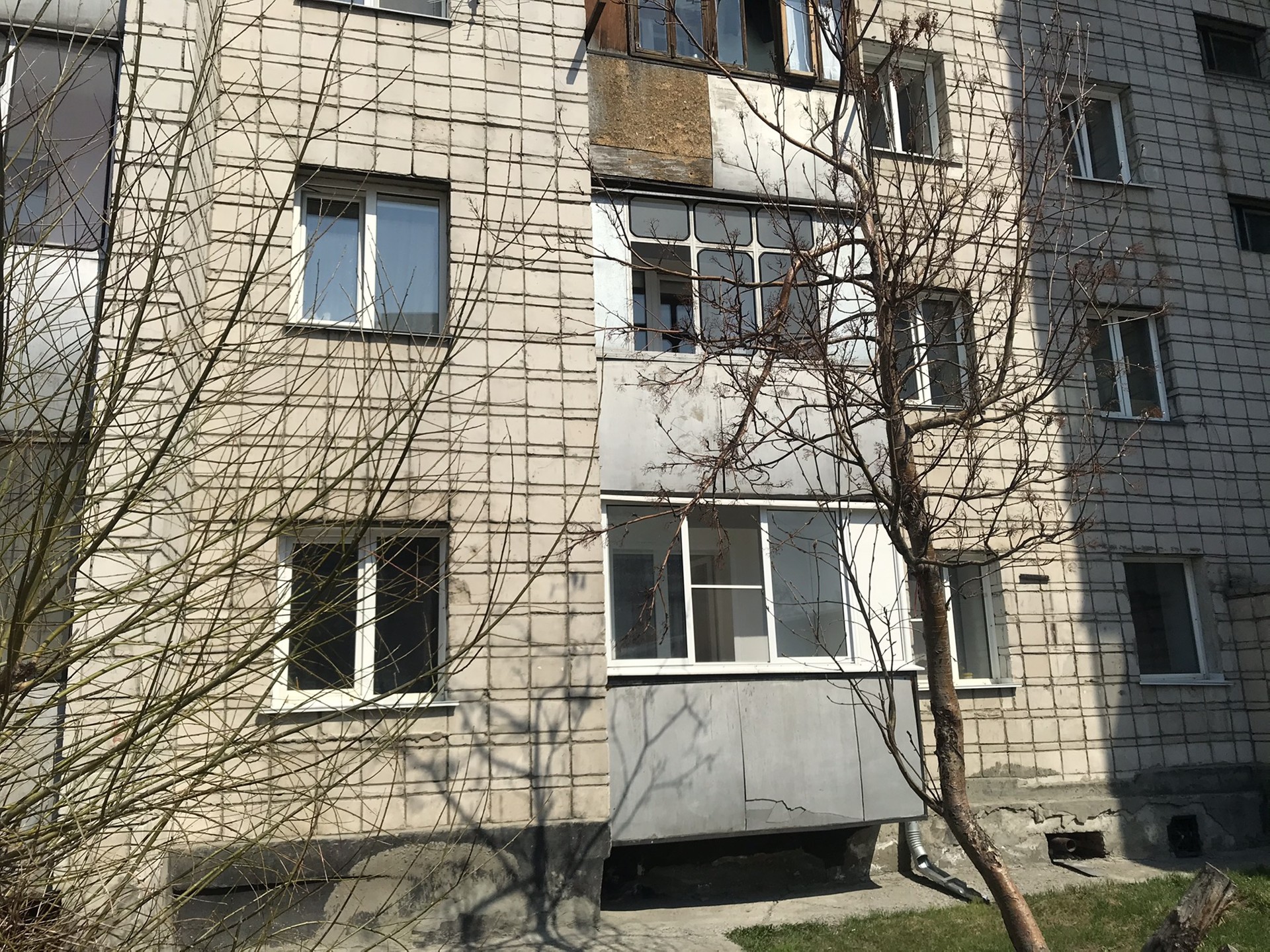 край. Алтайский, г. Барнаул, ул. Георгия Исакова, д. 156-фасад здания