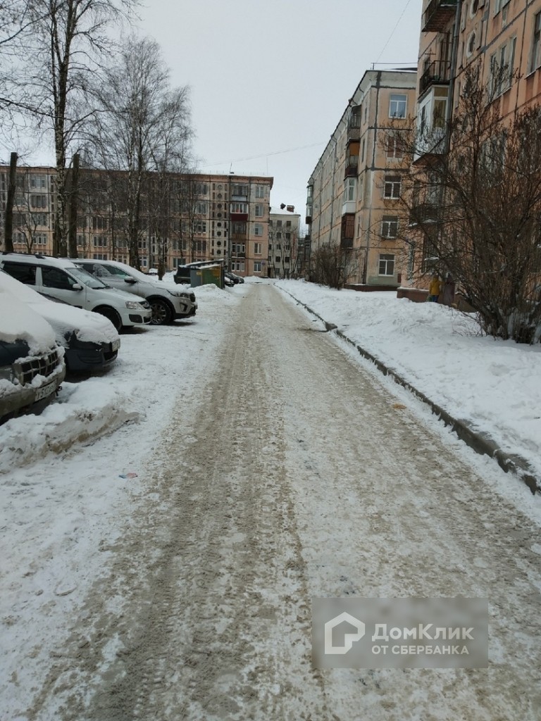 обл. Вологодская, г. Череповец, ул. Ленина, д. 131В-придомовая территория