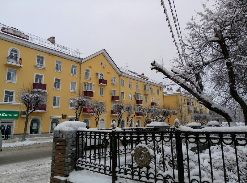 обл. Вологодская, г. Череповец, пл. Металлургов, д. 5-фасад здания