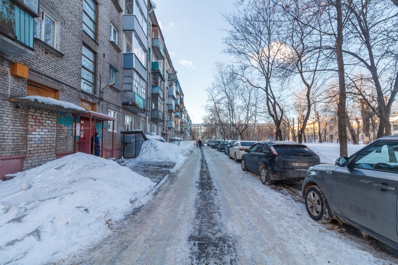 обл. Вологодская, г. Череповец, пр-кт. Московский, д. 40-придомовая территория