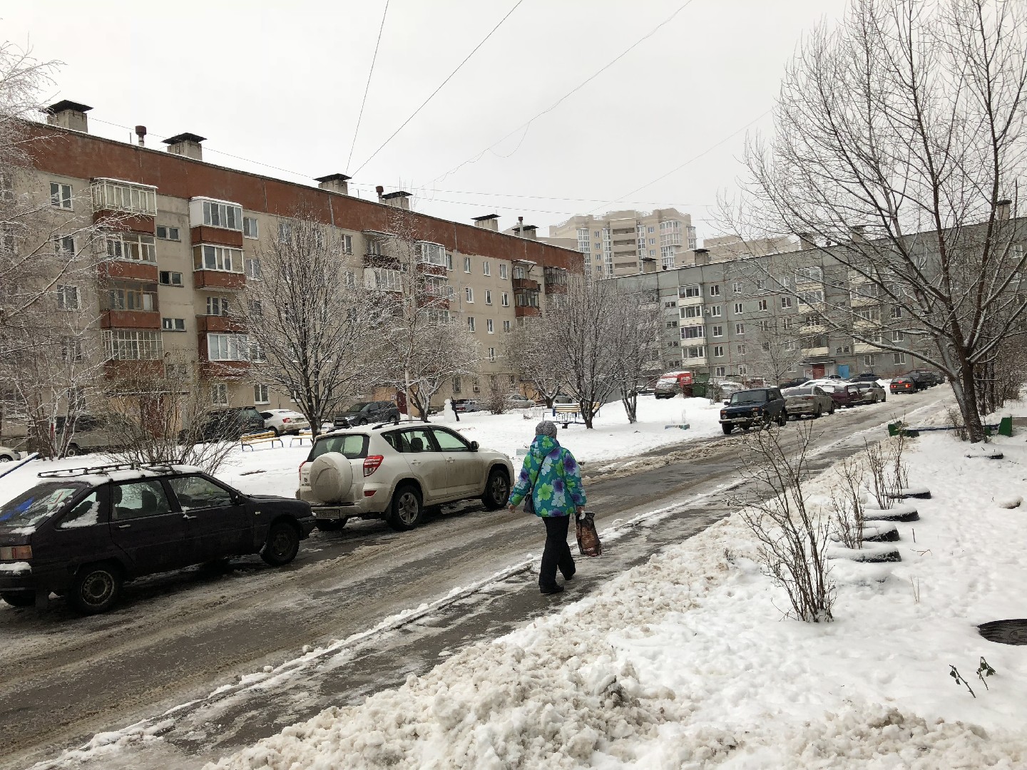 обл. Вологодская, г. Череповец, ул. Наседкина, д. 7-придомовая территория