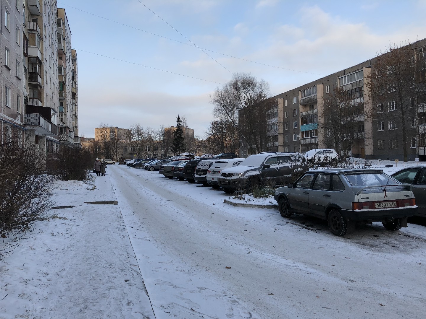 обл. Вологодская, г. Череповец, ул. Первомайская, д. 7-придомовая территория