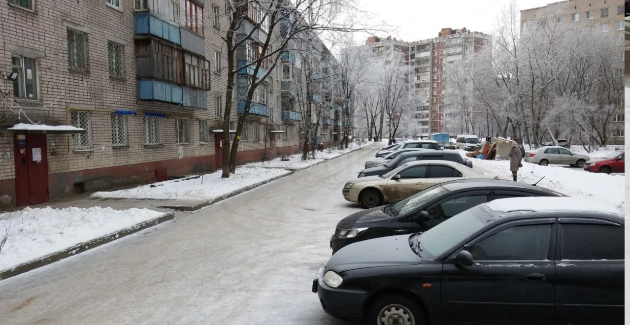 обл. Вологодская, г. Череповец, ул. Первомайская, д. 19-придомовая территория