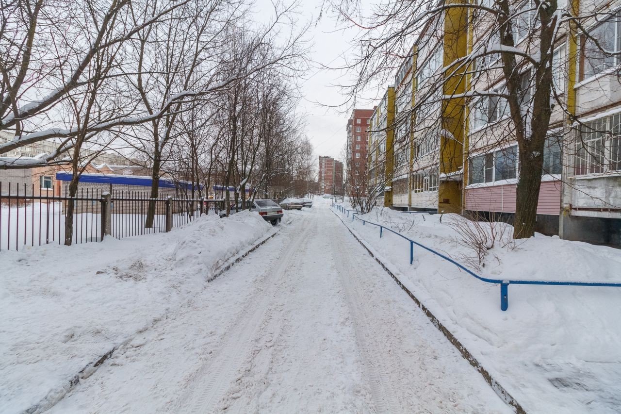 обл. Вологодская, г. Череповец, ул. Первомайская, д. 56-придомовая территория