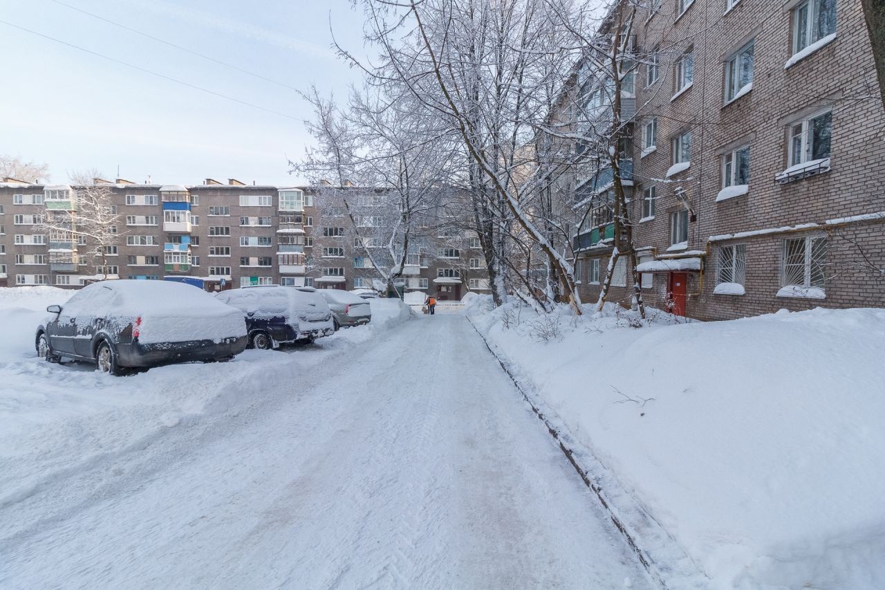 обл. Вологодская, г. Череповец, пр-кт. Победы, д. 65-придомовая территория