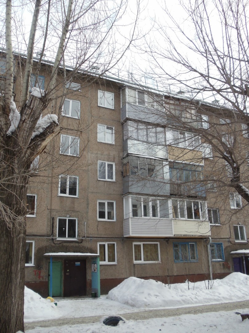 край. Алтайский, г. Барнаул, ул. Георгия Исакова, д. 175-фасад здания
