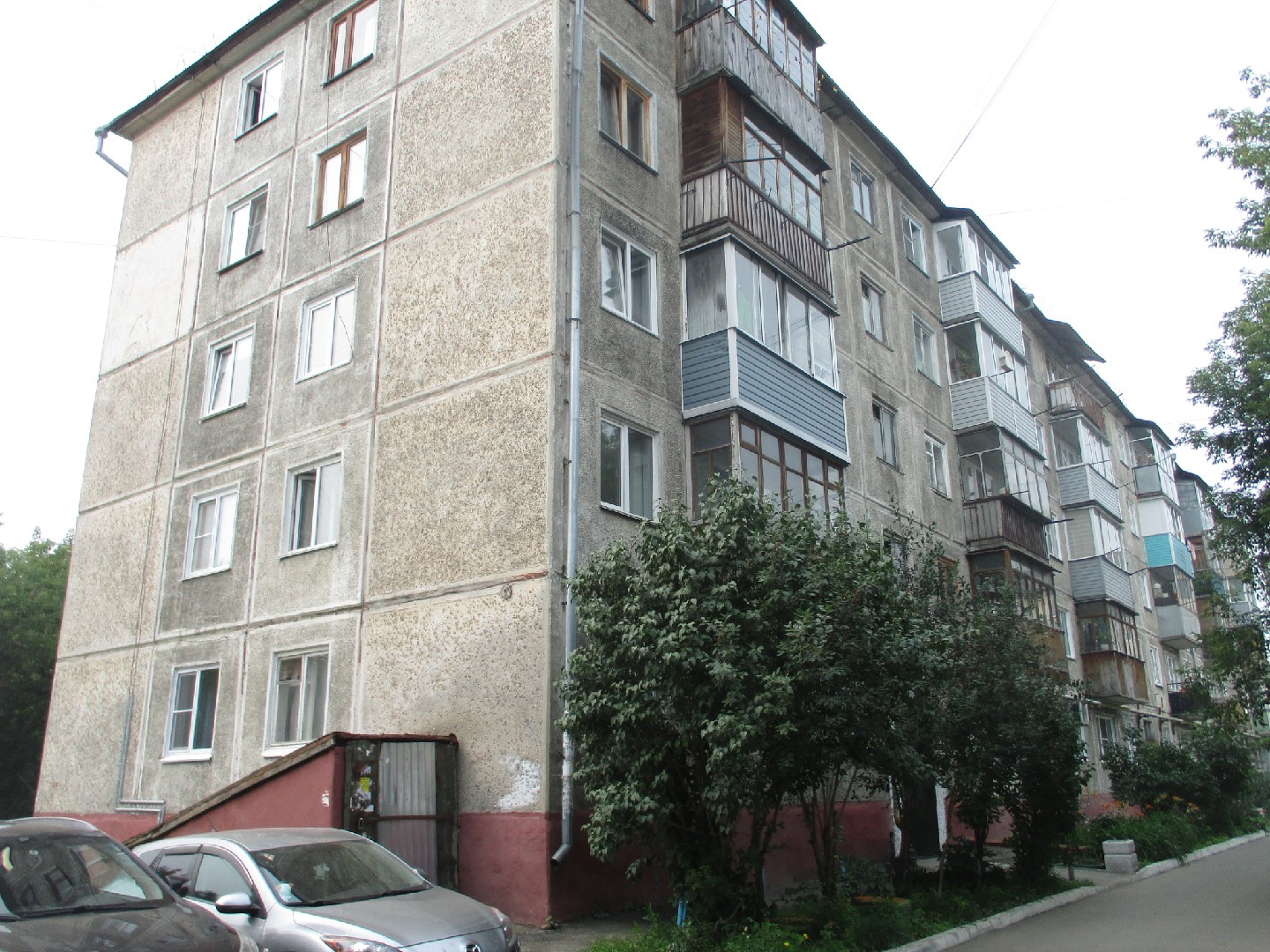 край. Алтайский, г. Барнаул, ул. Германа Титова, д. 42-фасад здания