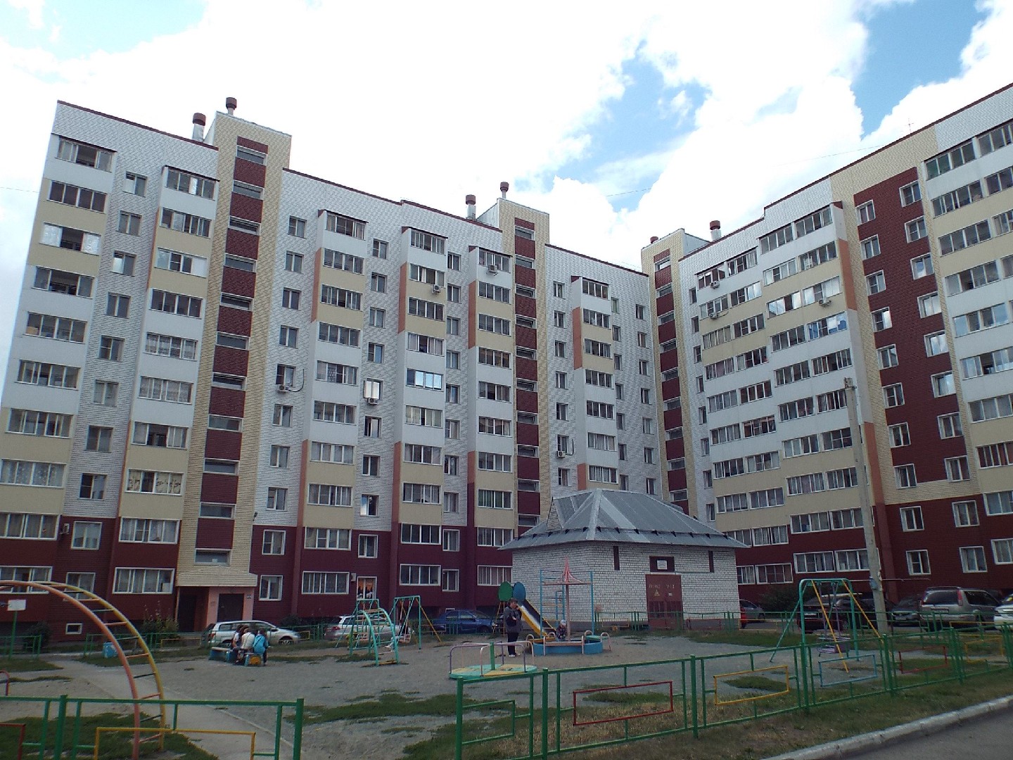 край. Алтайский, г. Барнаул, ул. Глушкова, д. 6-фасад здания