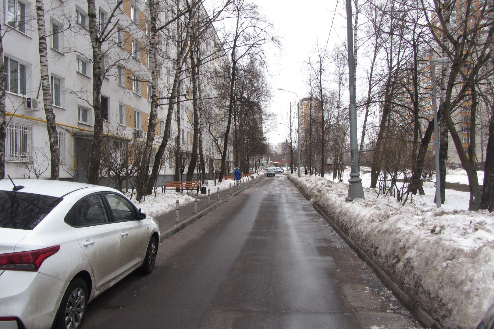 г. Москва, ул. 50 лет Октября, д. 19, к. 2-придомовая территория