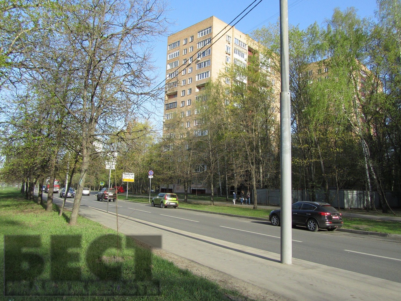 г. Москва, ул. Авангардная, д. 19/30-придомовая территория