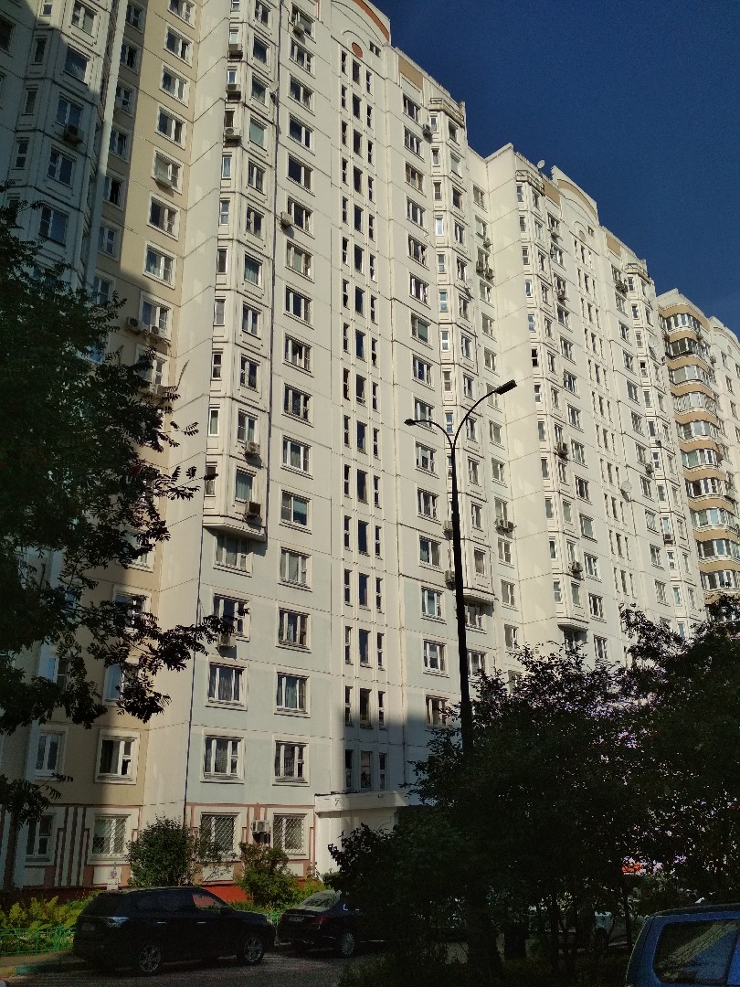 г. Москва, ул. Академика Анохина, д. 7-фасад здания