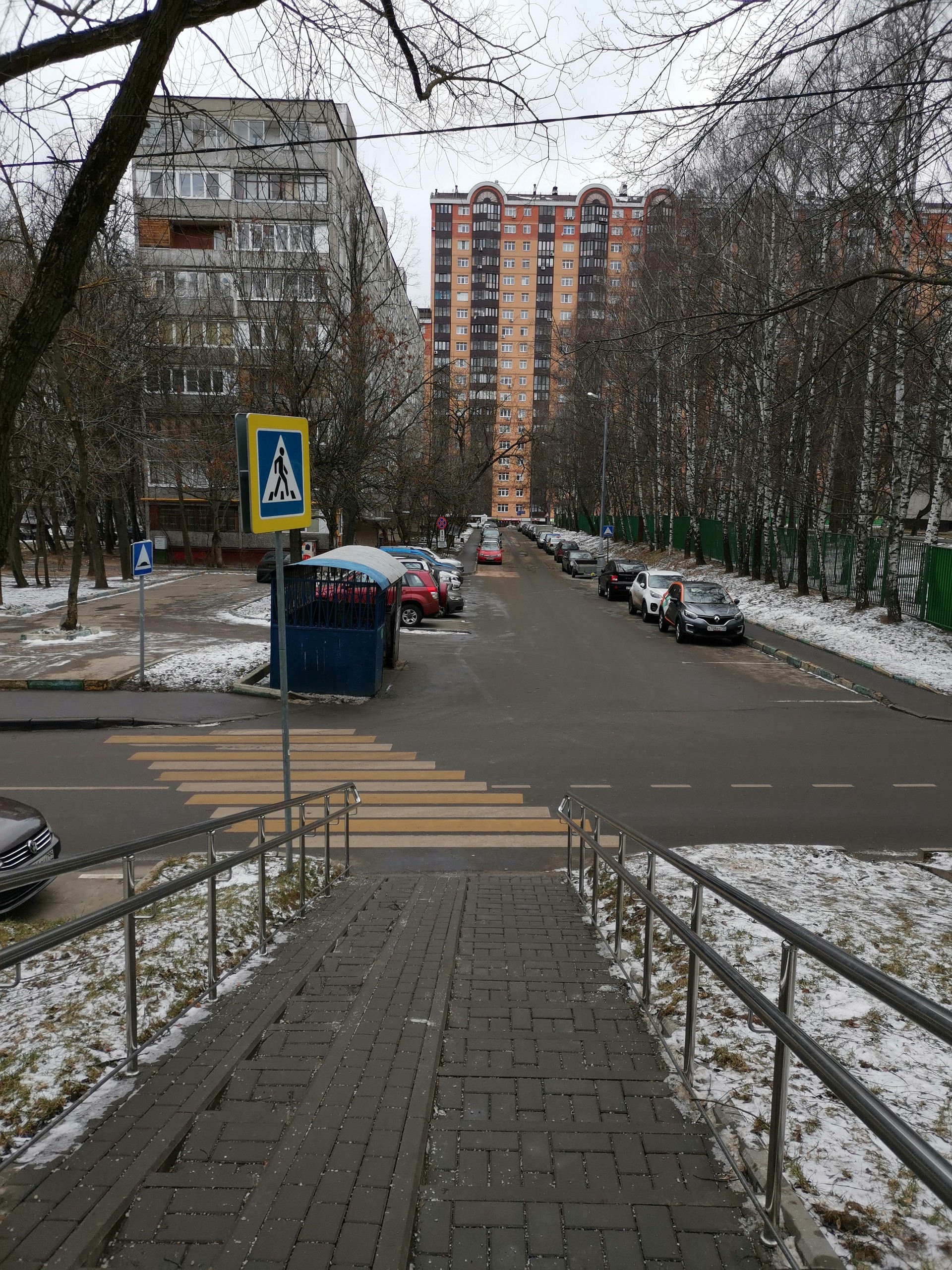 г. Москва, ул. Академика Волгина, д. 13-придомовая территория