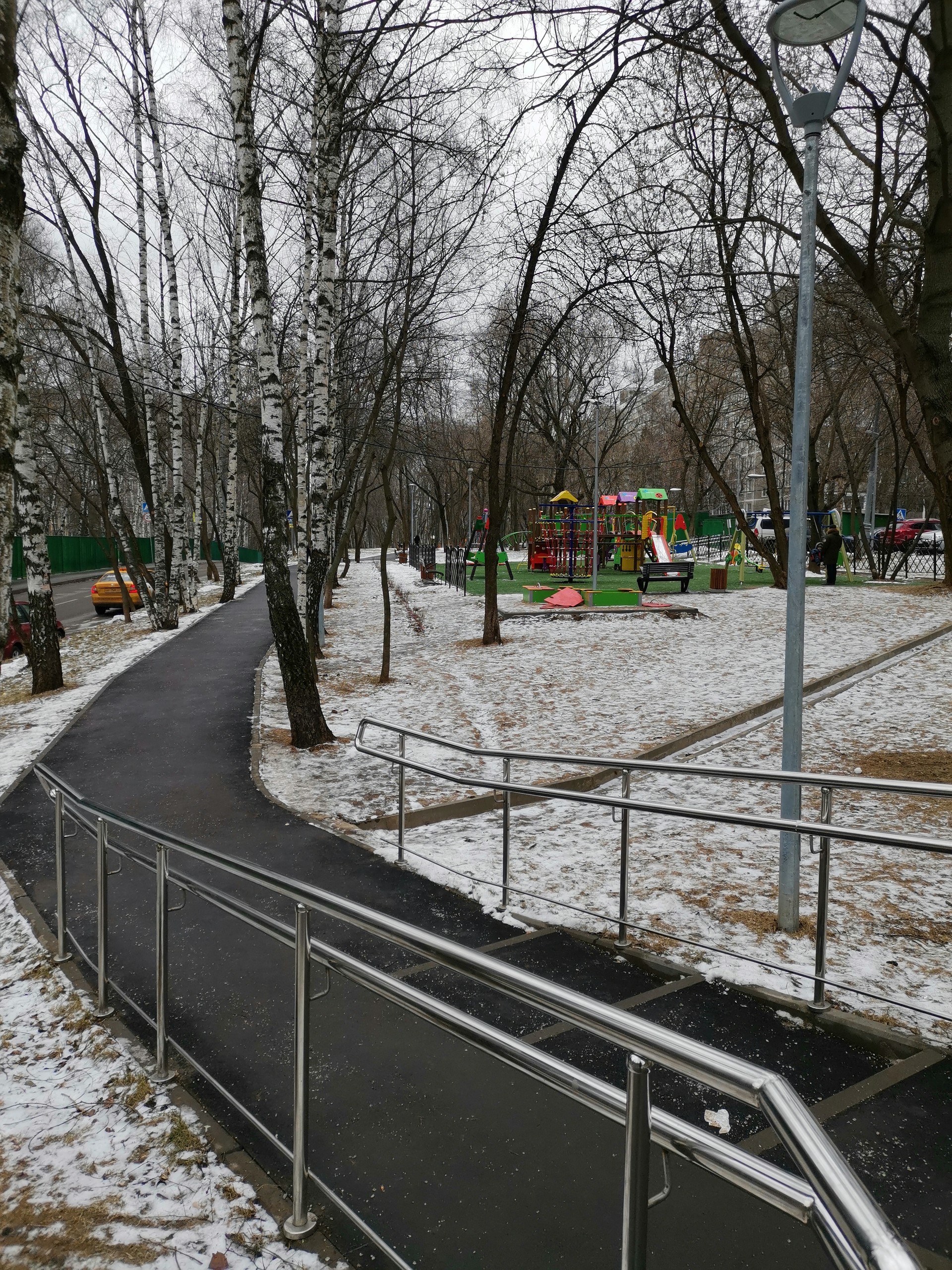 г. Москва, ул. Академика Волгина, д. 13-придомовая территория