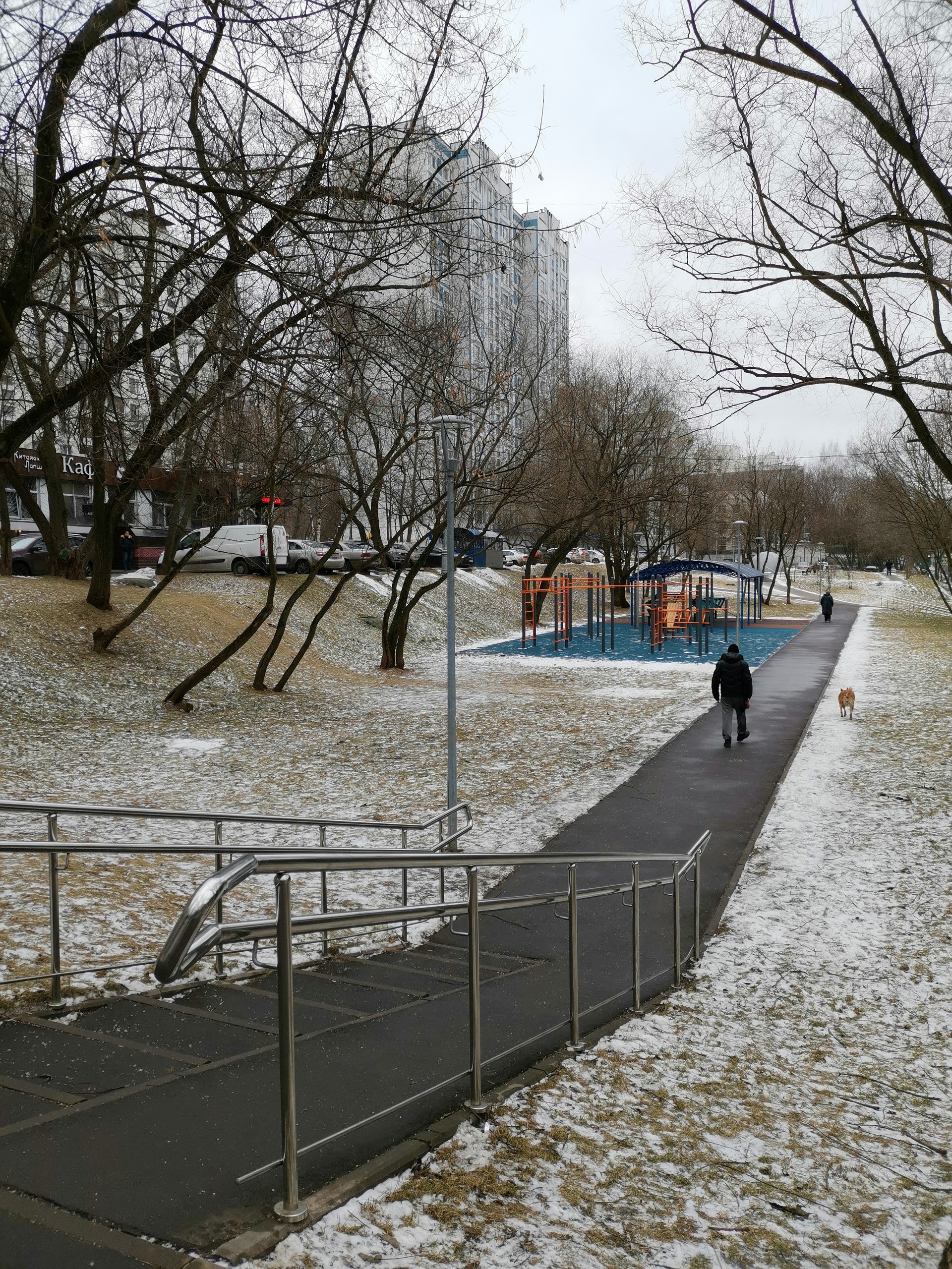 г. Москва, ул. Академика Волгина, д. 13-придомовая территория