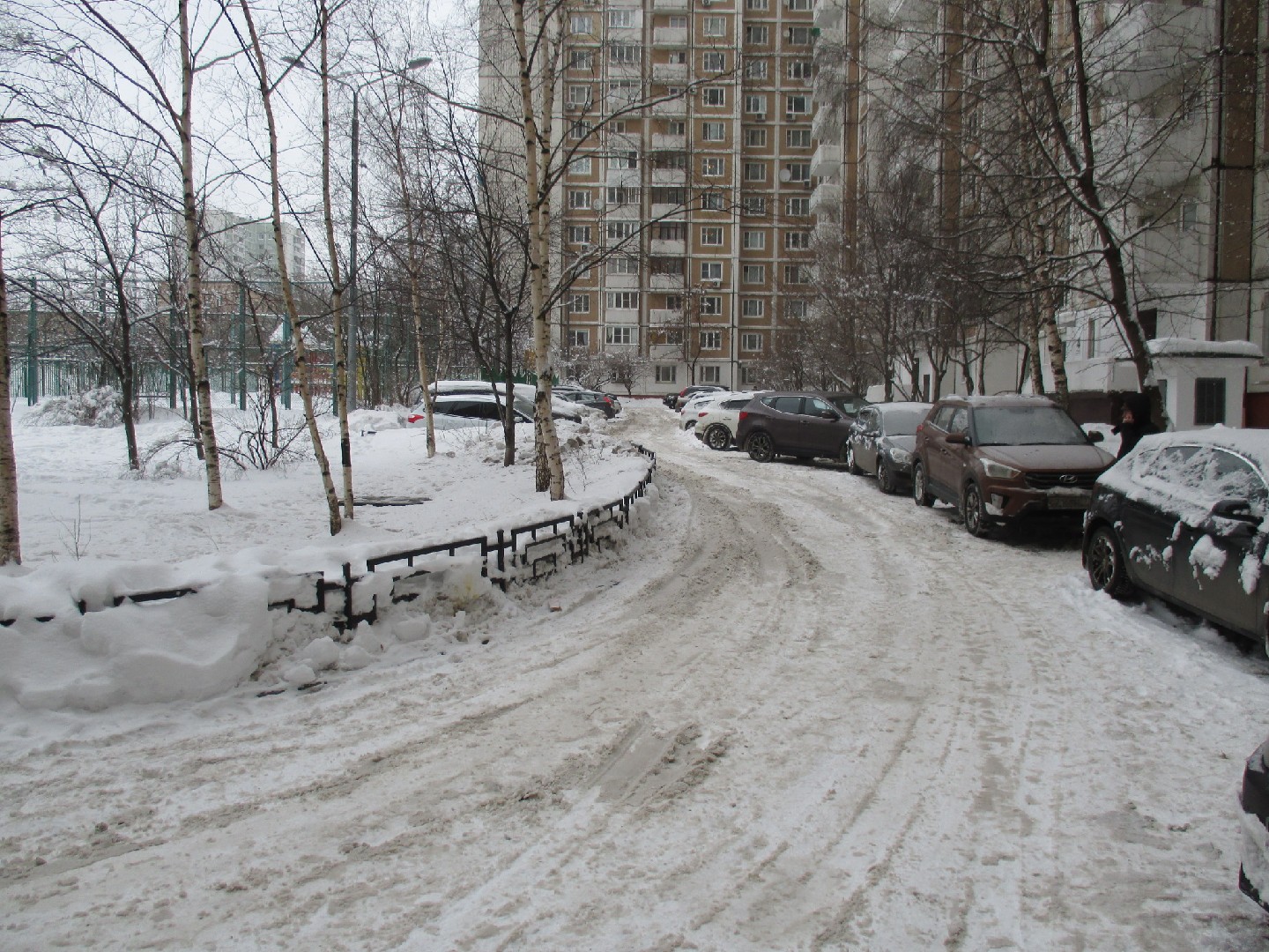 г. Москва, ул. Академика Королева, д. 8, к. 1-придомовая территория