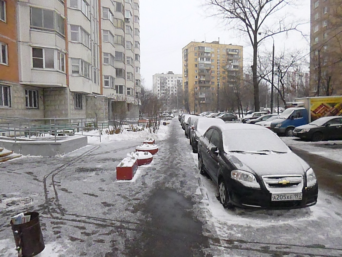 г. Москва, ул. Ангарская, д. 4-придомовая территория