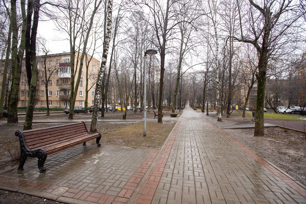 г. Москва, ул. Архитектора Власова, д. 17, к. 1-придомовая территория