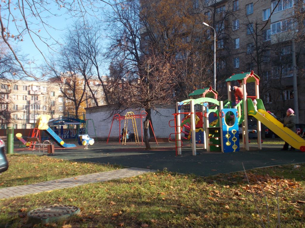 г. Москва, ул. Башиловка Нов., д. 14-придомовая территория