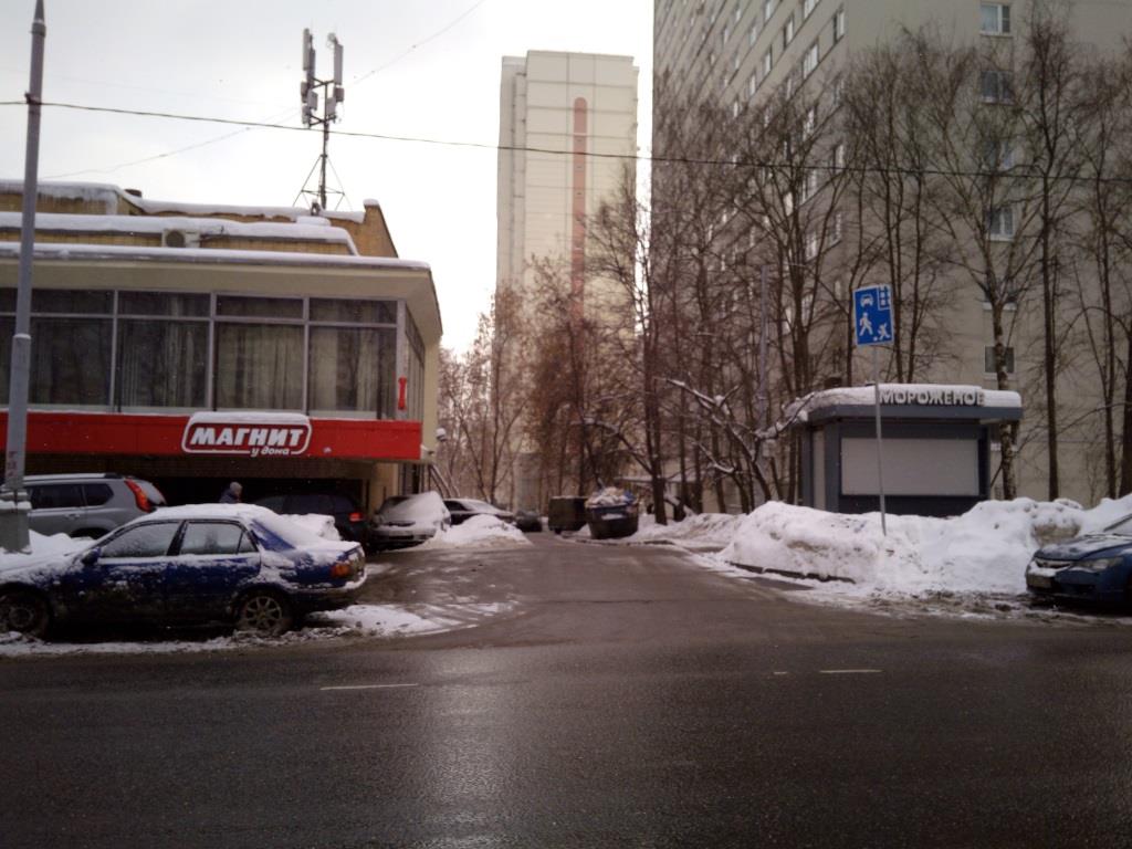 г. Москва, ул. Беловежская, д. 17-придомовая территория