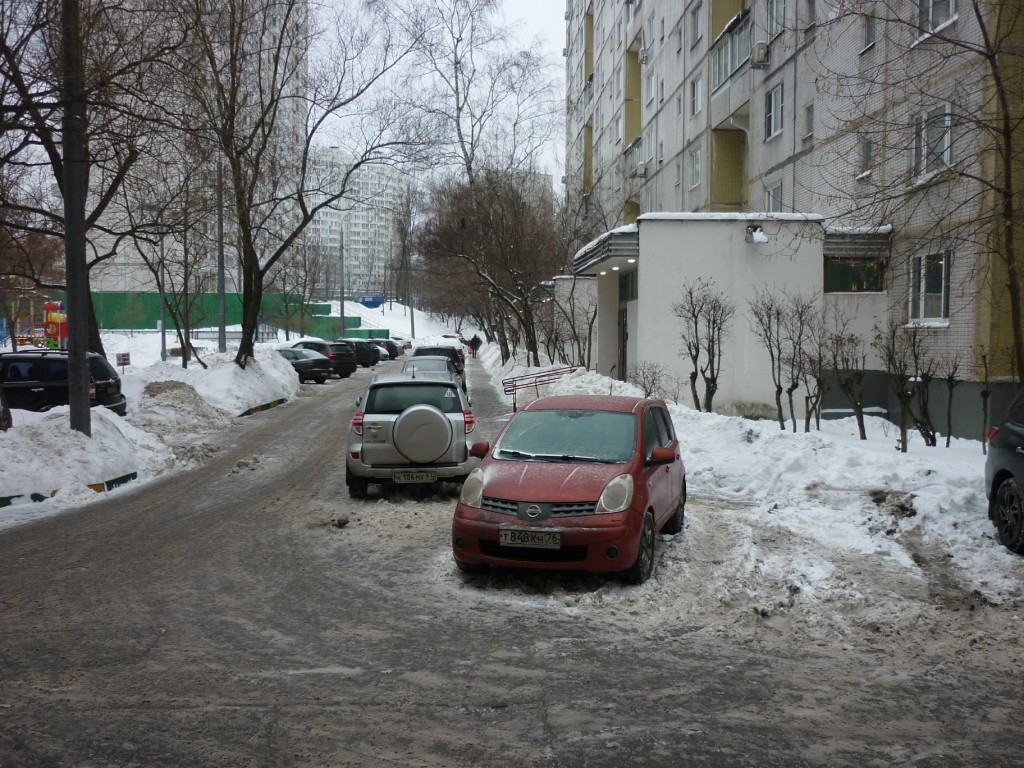 г. Москва, ул. Беловежская, д. 39, к. 2-придомовая территория