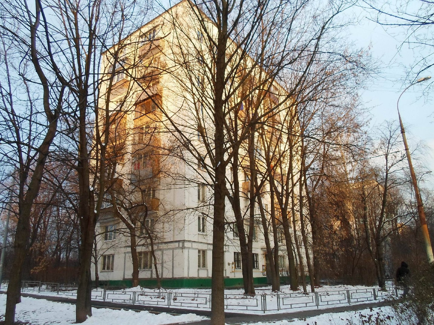 г. Москва, ул. Бехтерева, д. 11, к. 1-фасад здания
