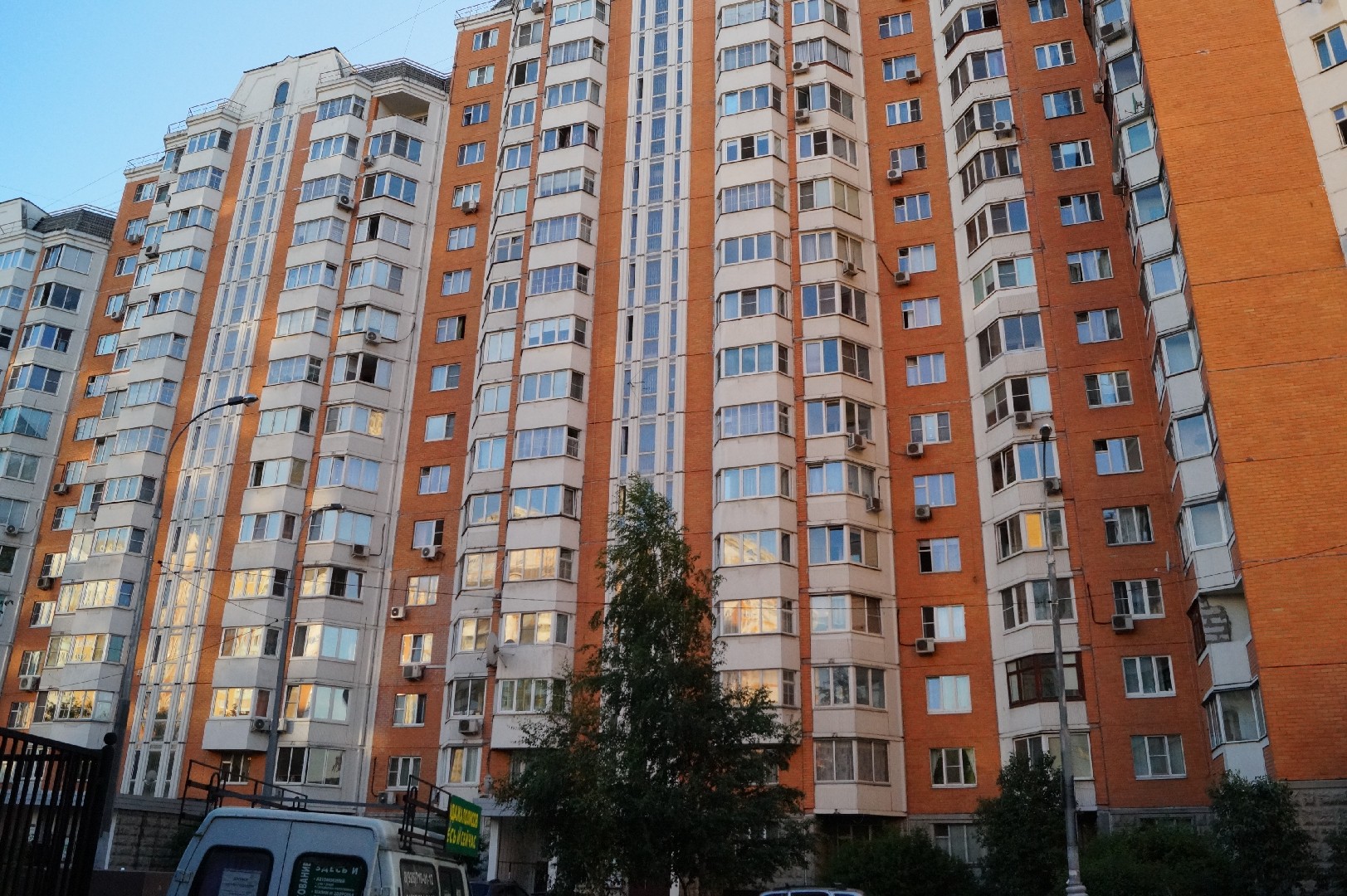 г. Москва, ул. Богданова, д. 12, к. 1-фасад здания