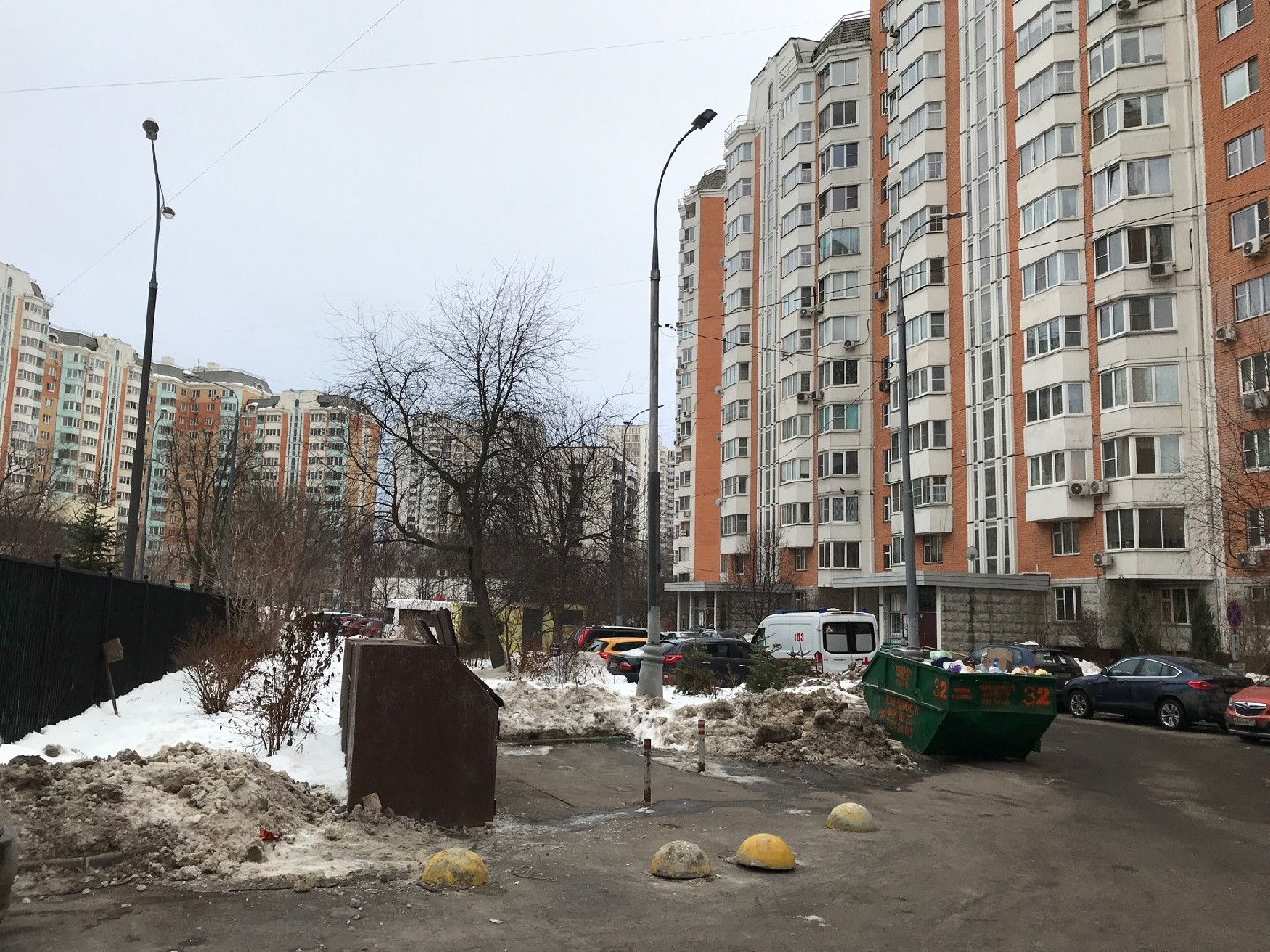 г. Москва, ул. Богданова, д. 12, к. 1-придомовая территория