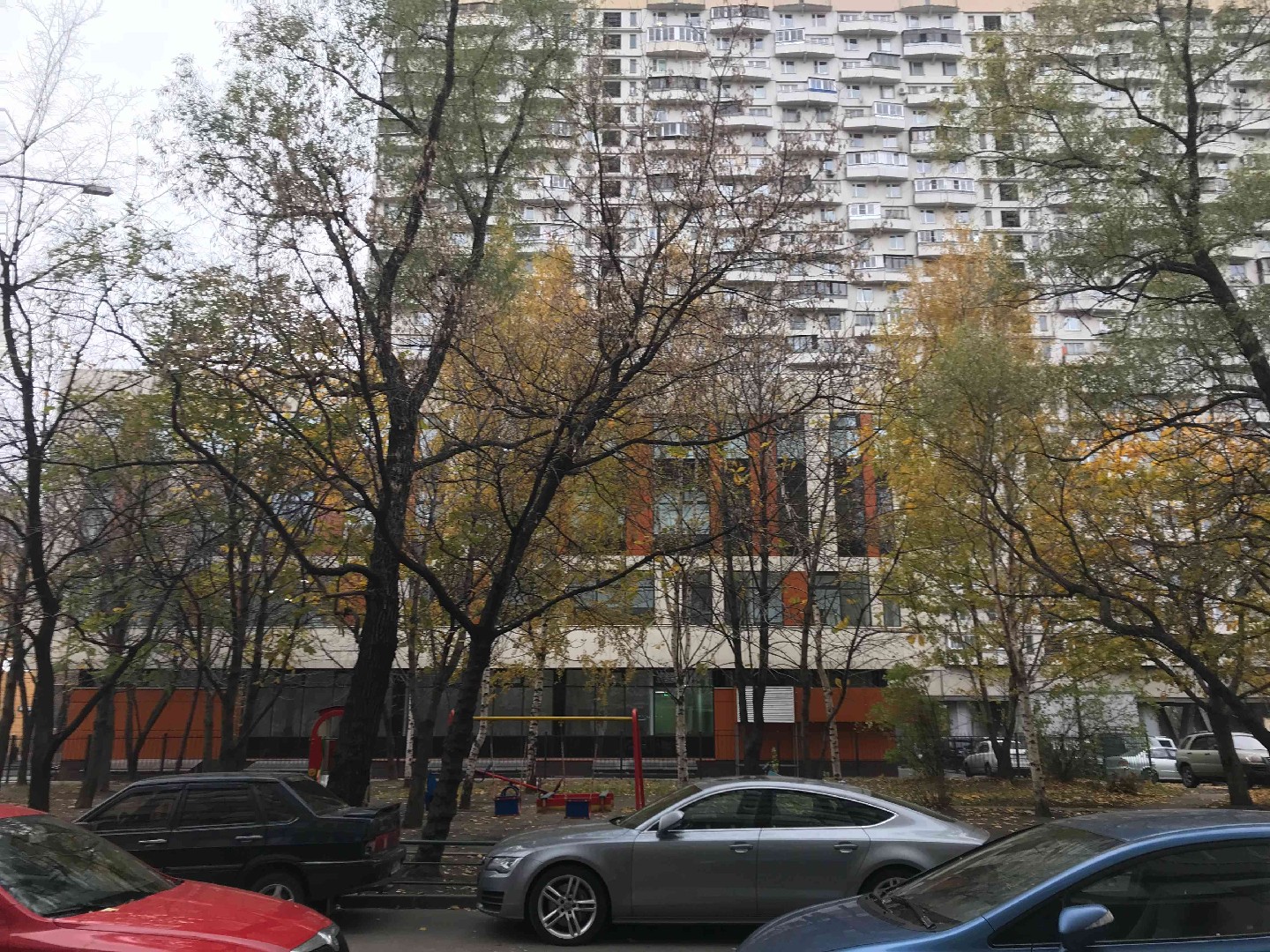 г. Москва, ул. Бориса Галушкина, д. 3, к. 1-придомовая территория