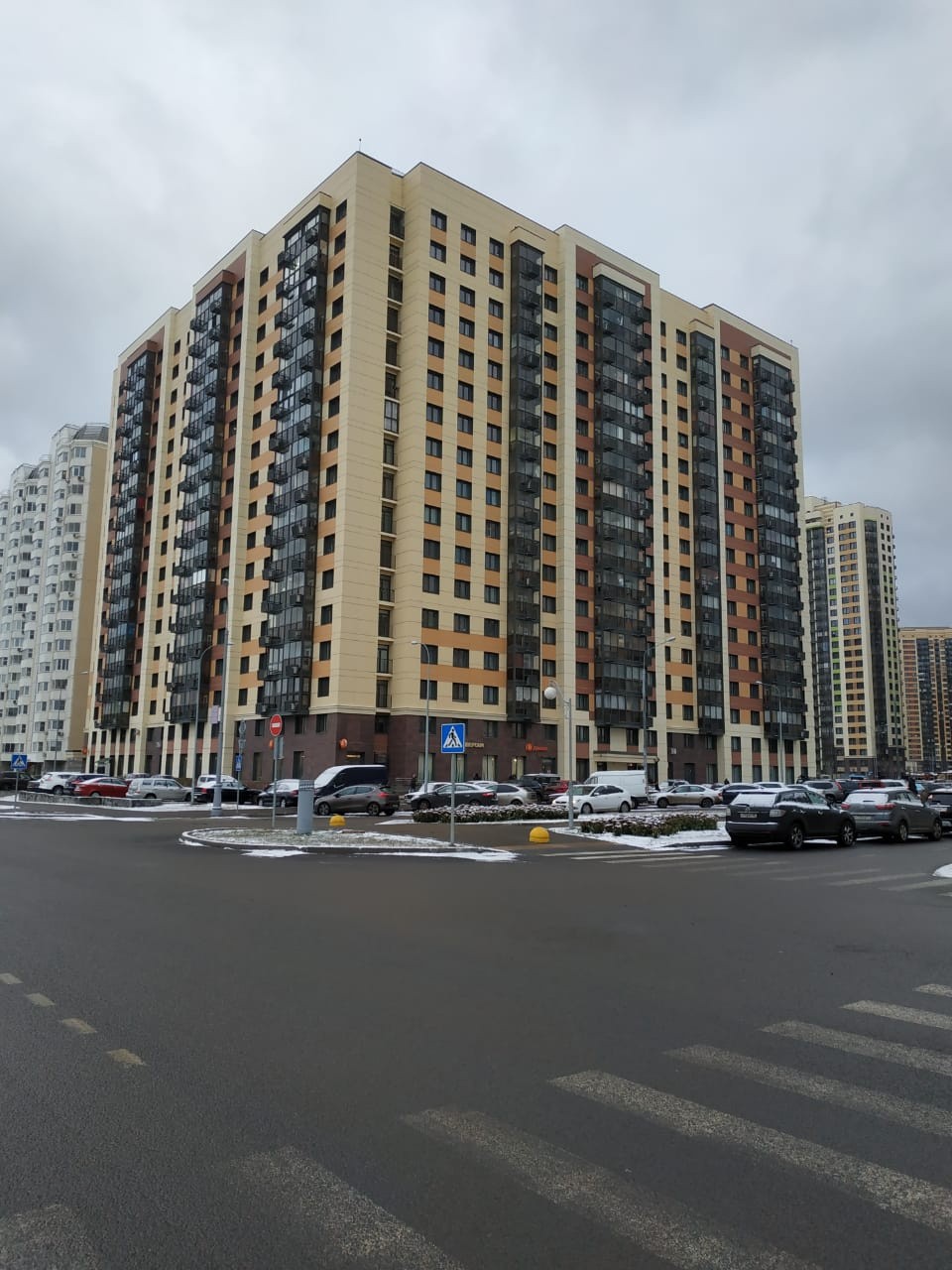 г. Москва, ул. Бориса Пастернака (п Внуковское), д. 17-фасад здания