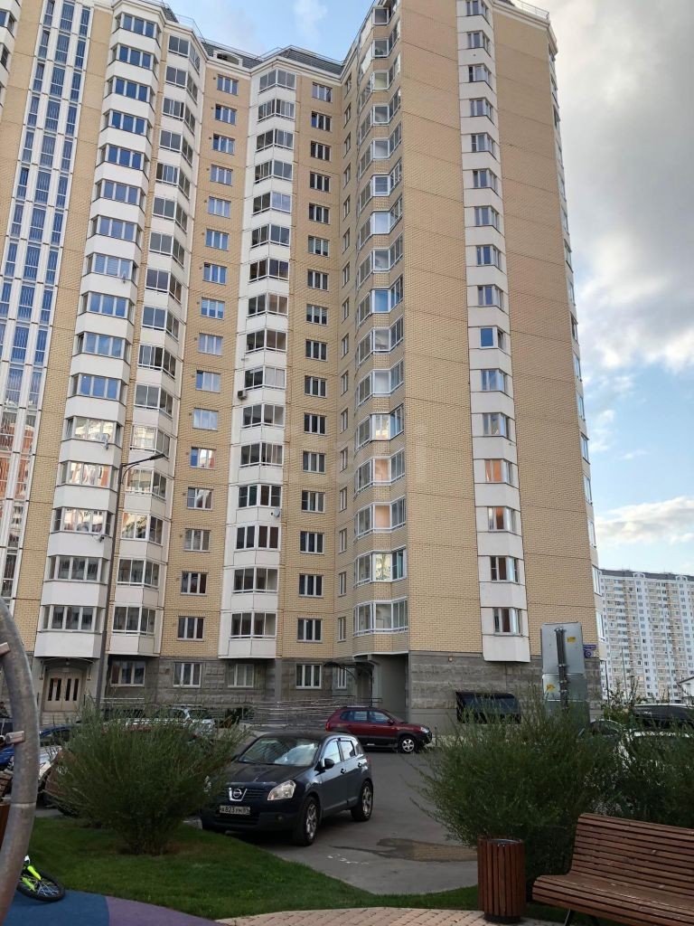 г. Москва, ул. Бориса Пастернака (п Внуковское), д. 35-фасад здания