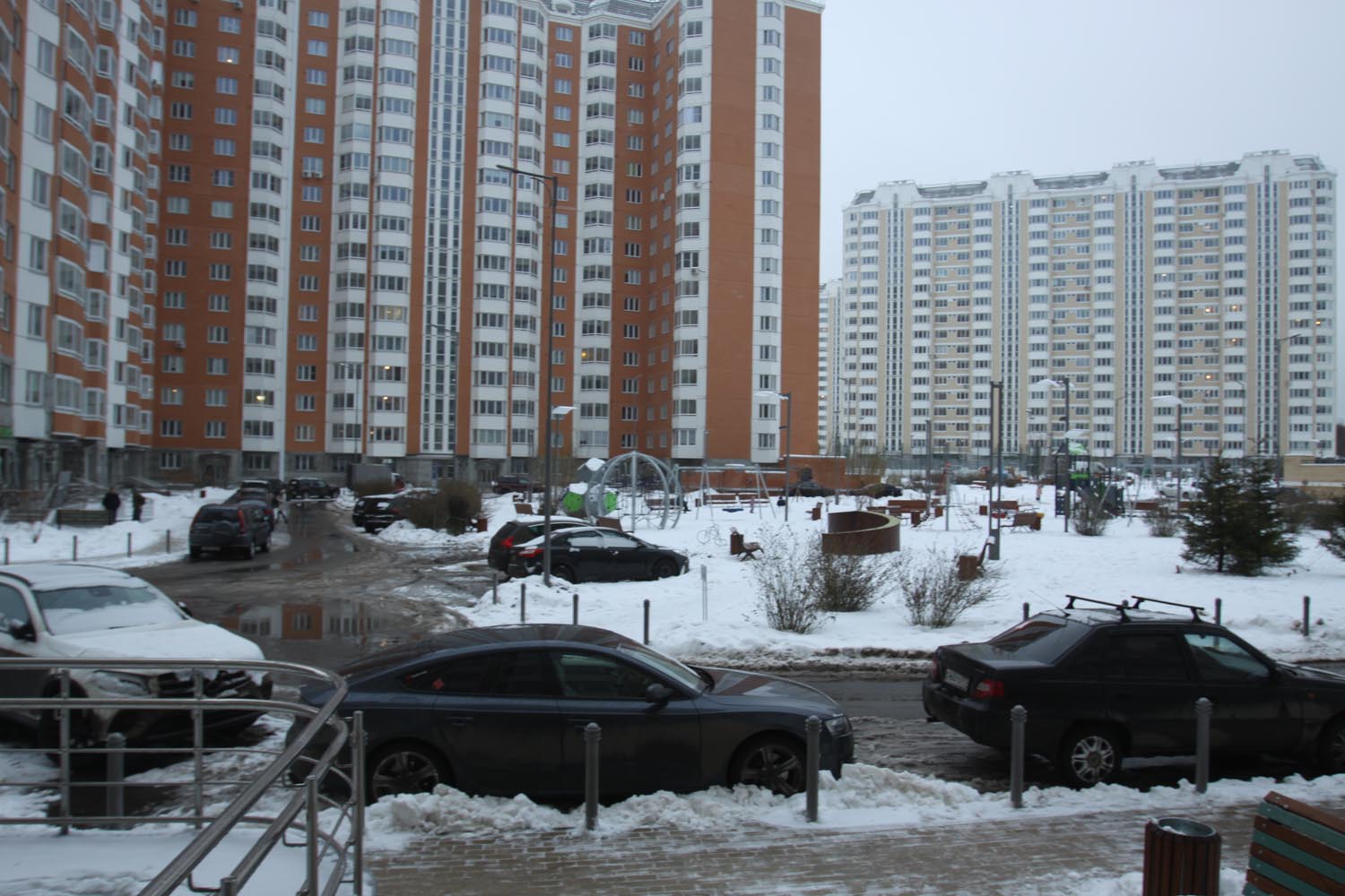 г. Москва, ул. Бориса Пастернака (п Внуковское), д. 35-придомовая территория