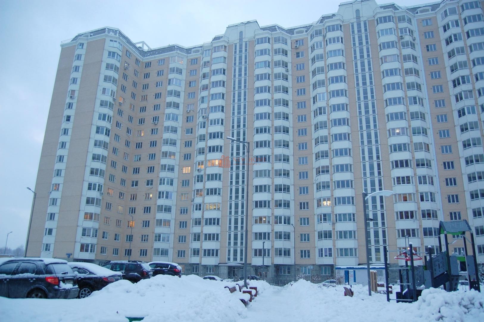 г. Москва, ул. Бориса Пастернака (п Внуковское), д. 35-фасад здания