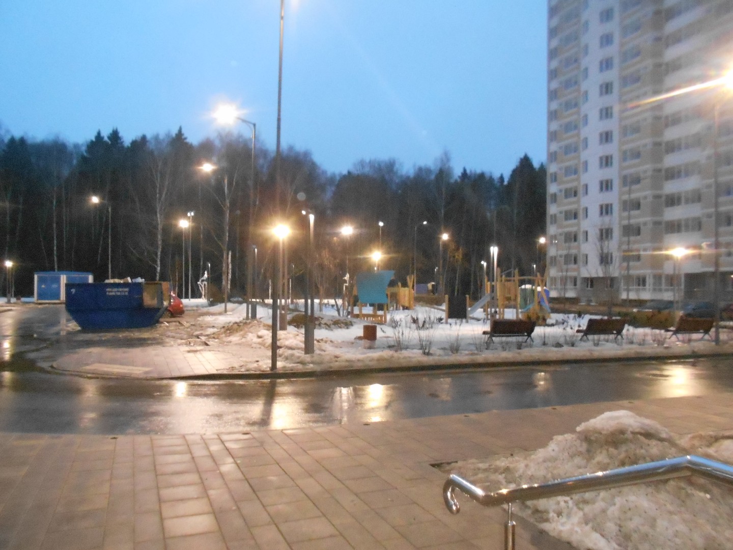 г. Москва, ул. Бориса Пастернака (п Внуковское), д. 43-придомовая территория