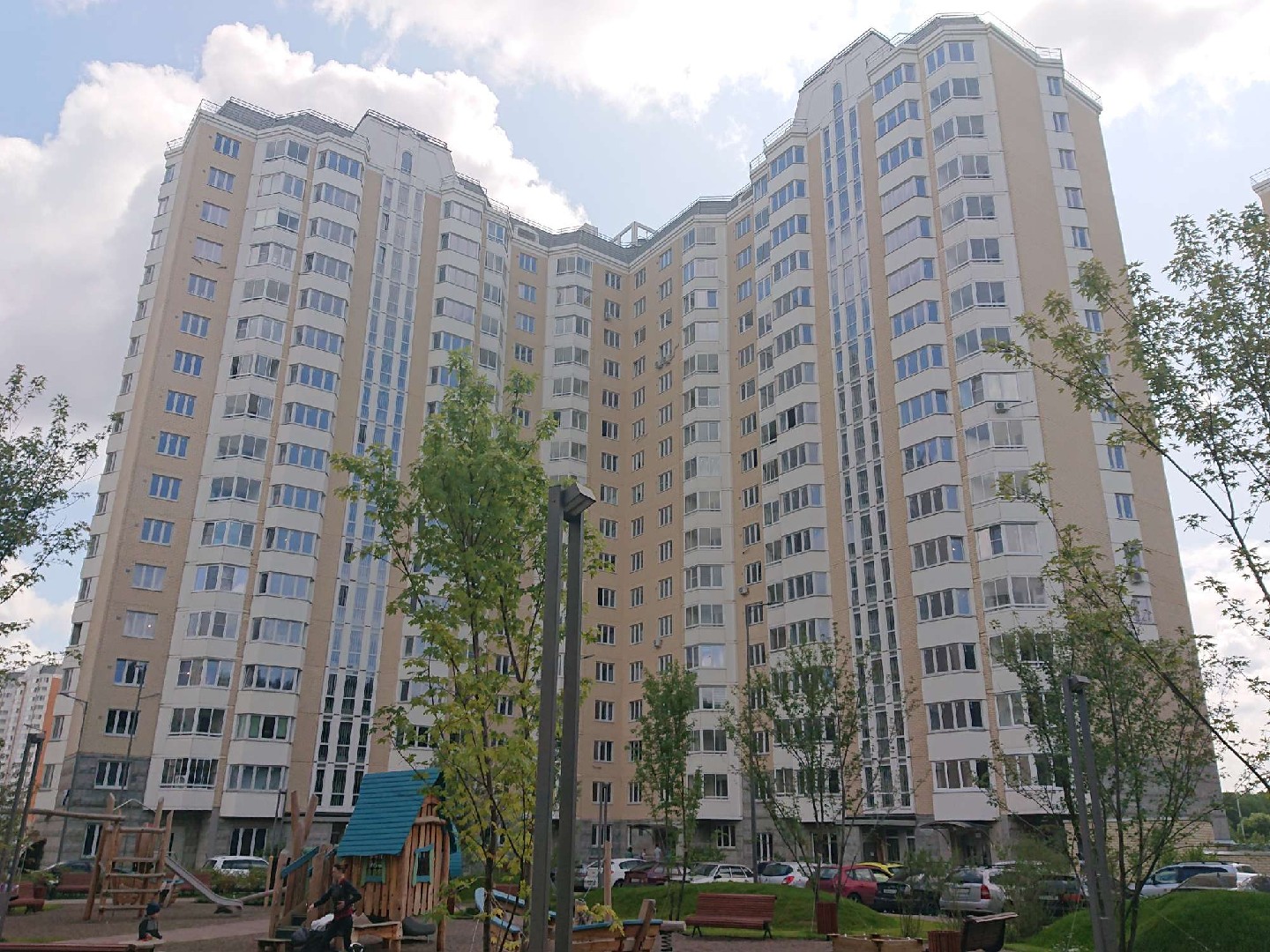 г. Москва, ул. Бориса Пастернака (п Внуковское), д. 43-фасад здания