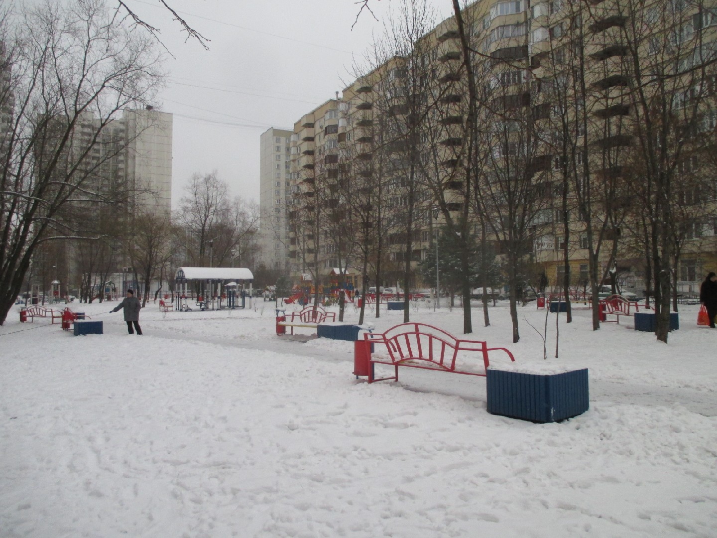 г. Москва, ул. Борисовские Пруды, д. 16, к. 3-придомовая территория