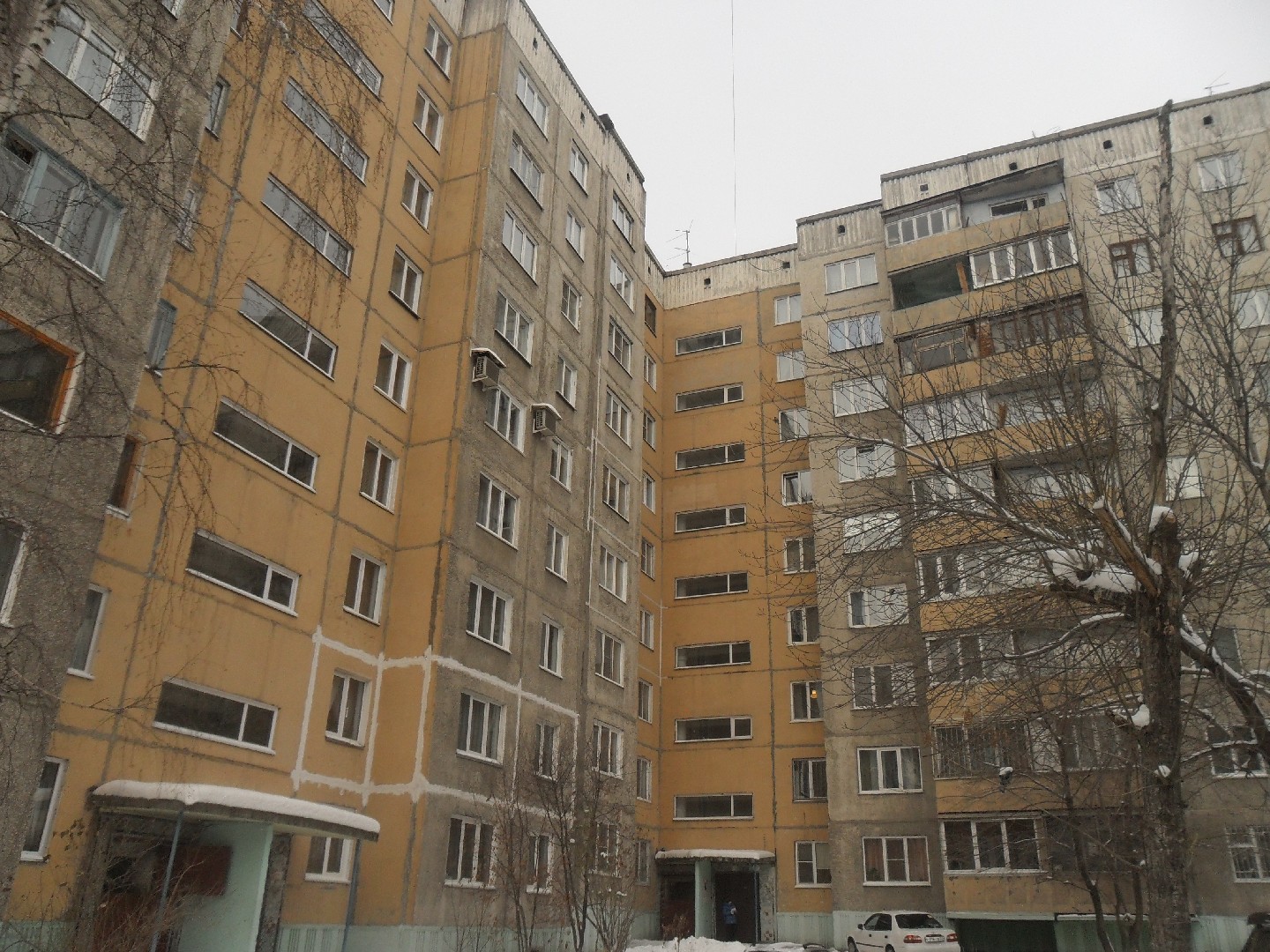 край. Алтайский, г. Барнаул, ул. Горно-Алтайская, д. 21-фасад здания