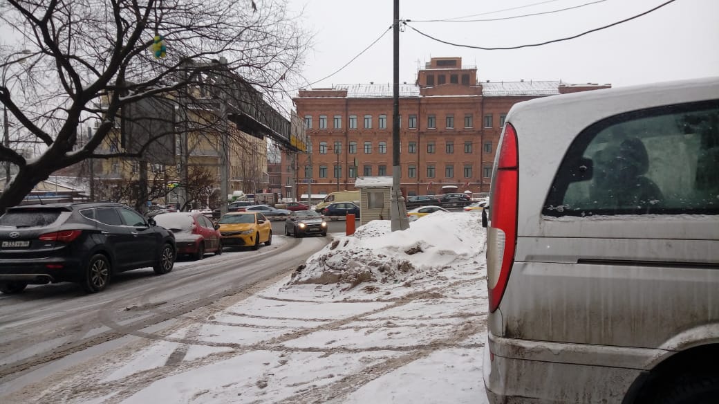 г. Москва, ш. Варшавское, д. 2-придомовая территория