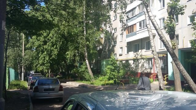 г. Москва, ул. Введенского, д. 27, к. 2-придомовая территория