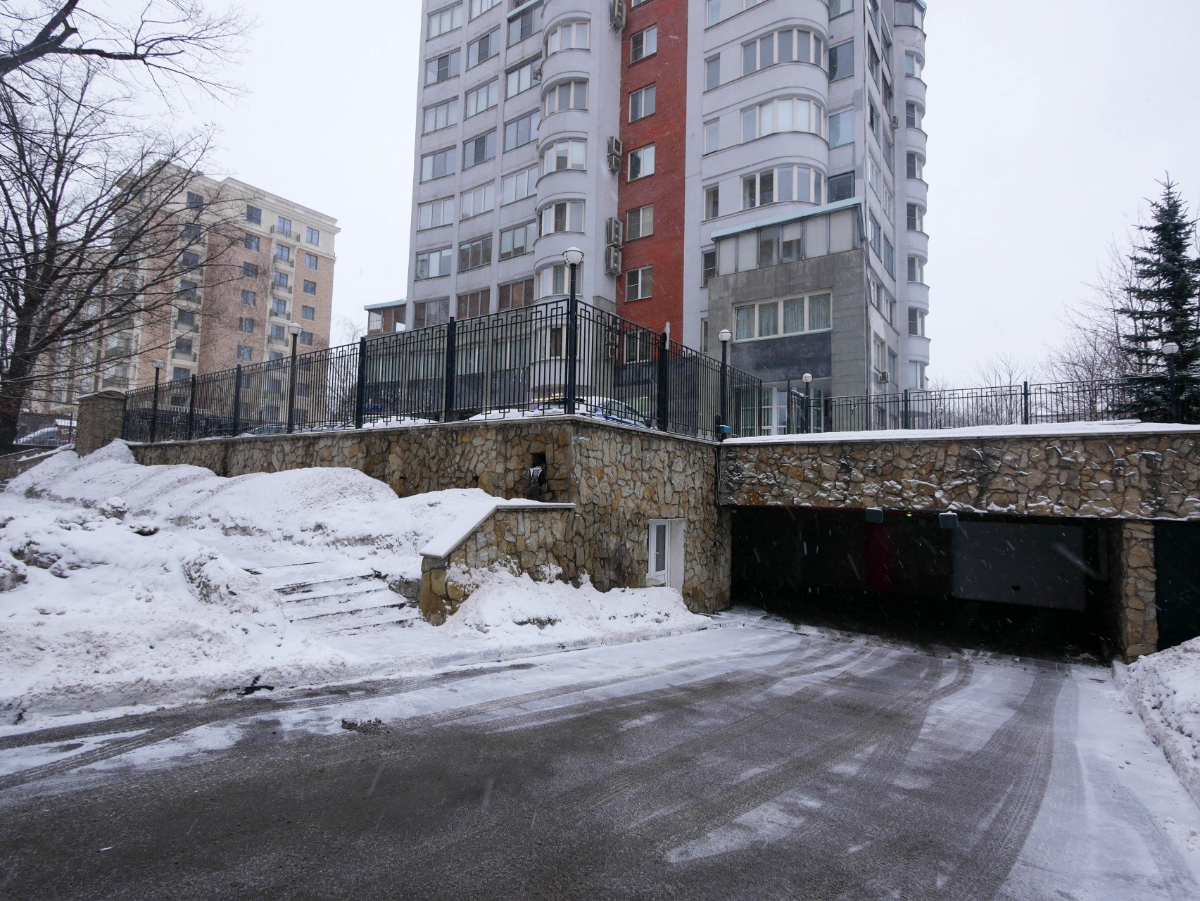 г. Москва, ул. Вересаева, д. 13-придомовая территория