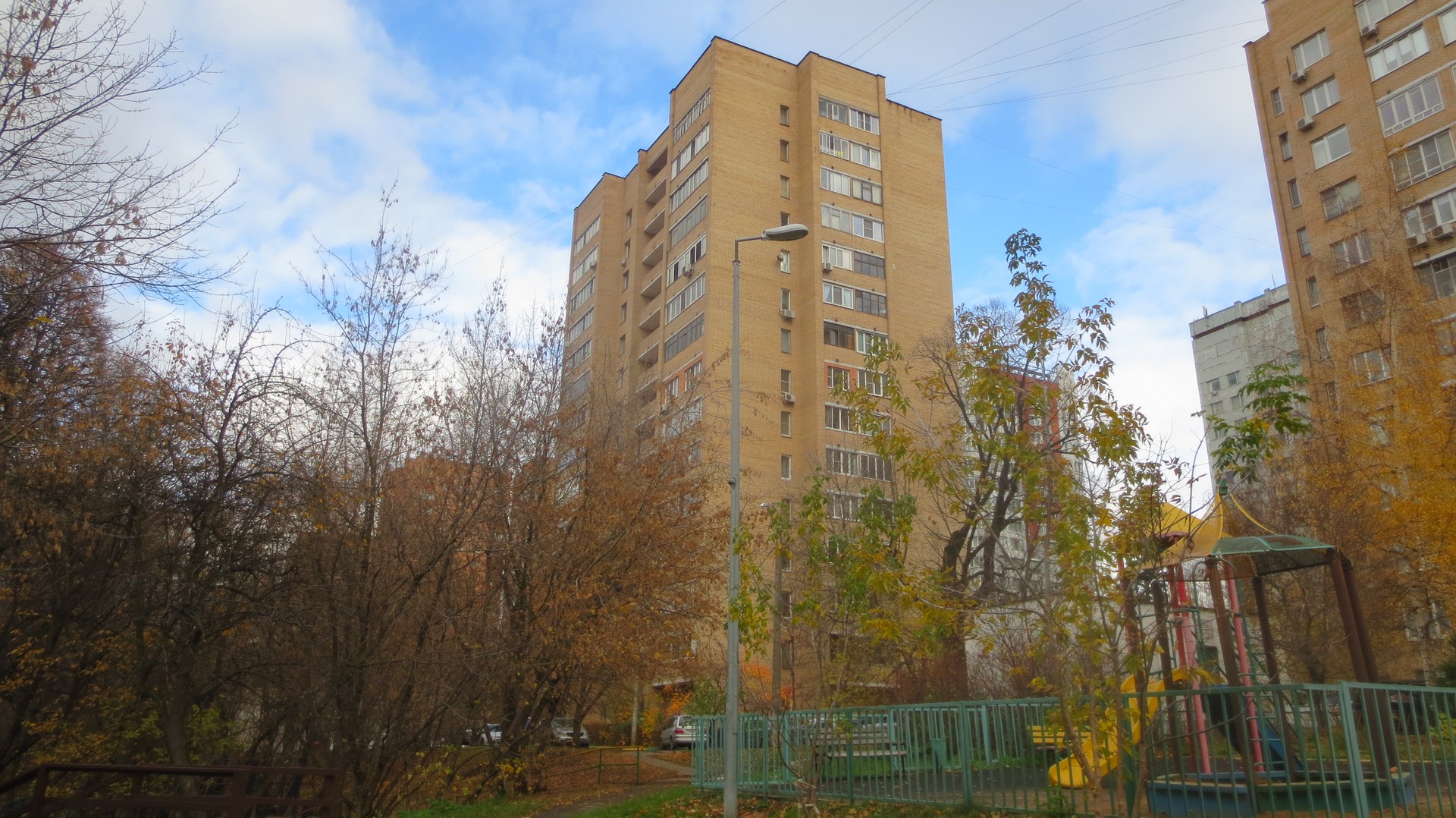 г. Москва, ул. Вересаева, д. 14-фасад здания