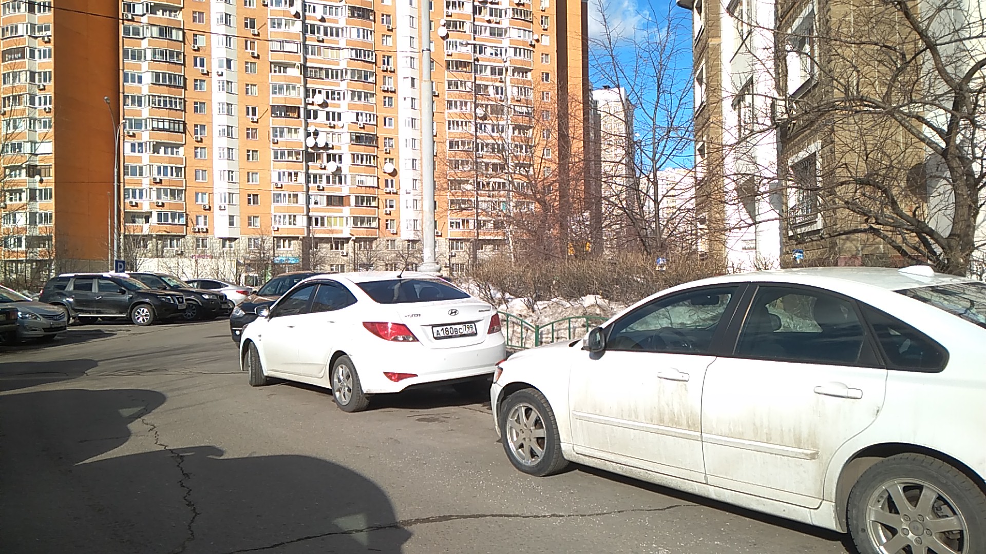 г. Москва, ул. Верхние Поля, д. 34, к. 1-придомовая территория