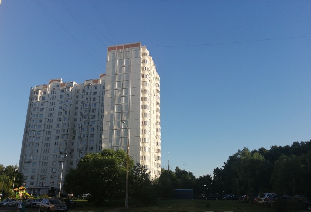 г. Москва, ул. Вильнюсская, д. 17-фасад здания