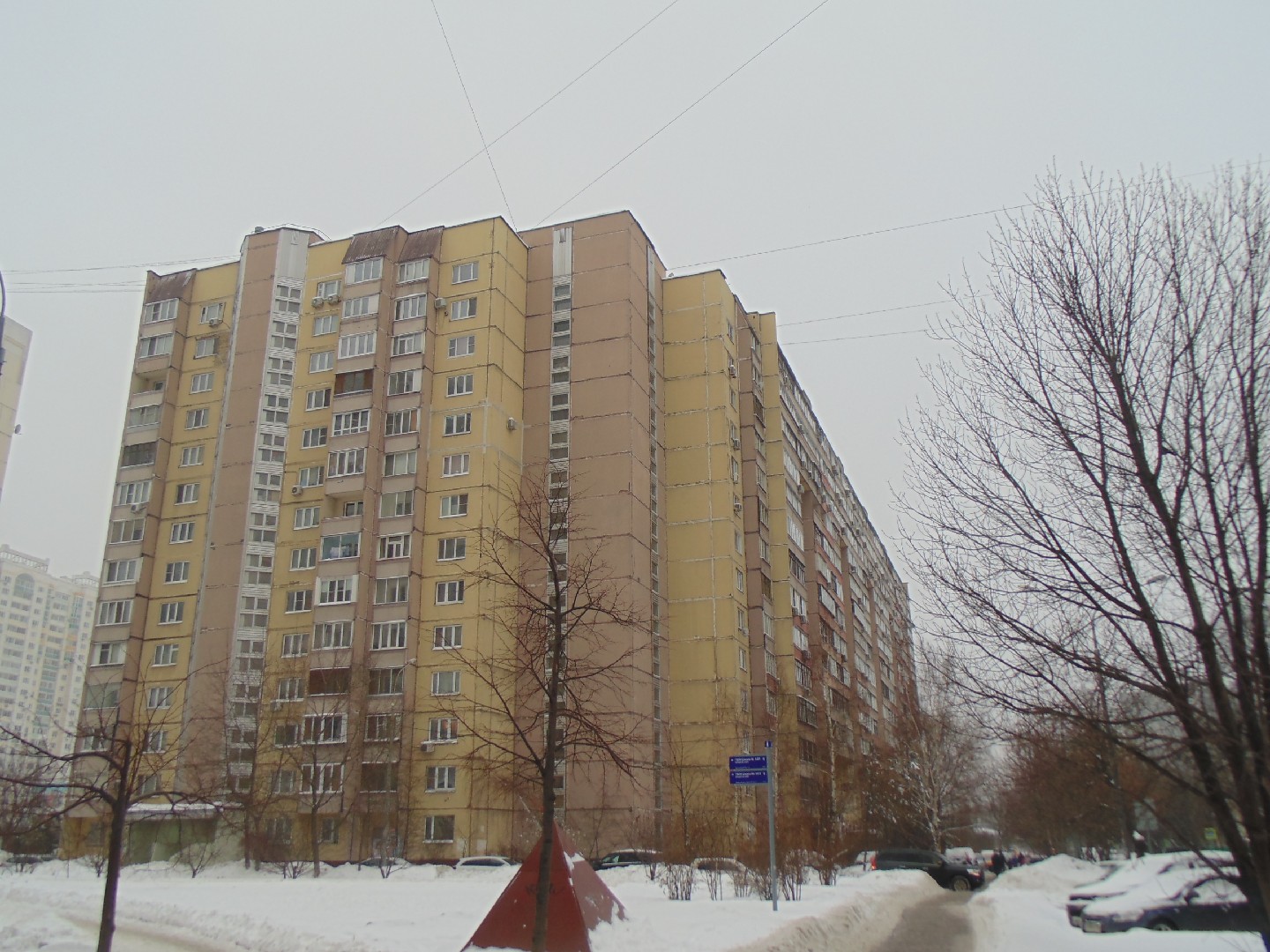 г. Москва, б-р. Волжский, д. 13-фасад здания