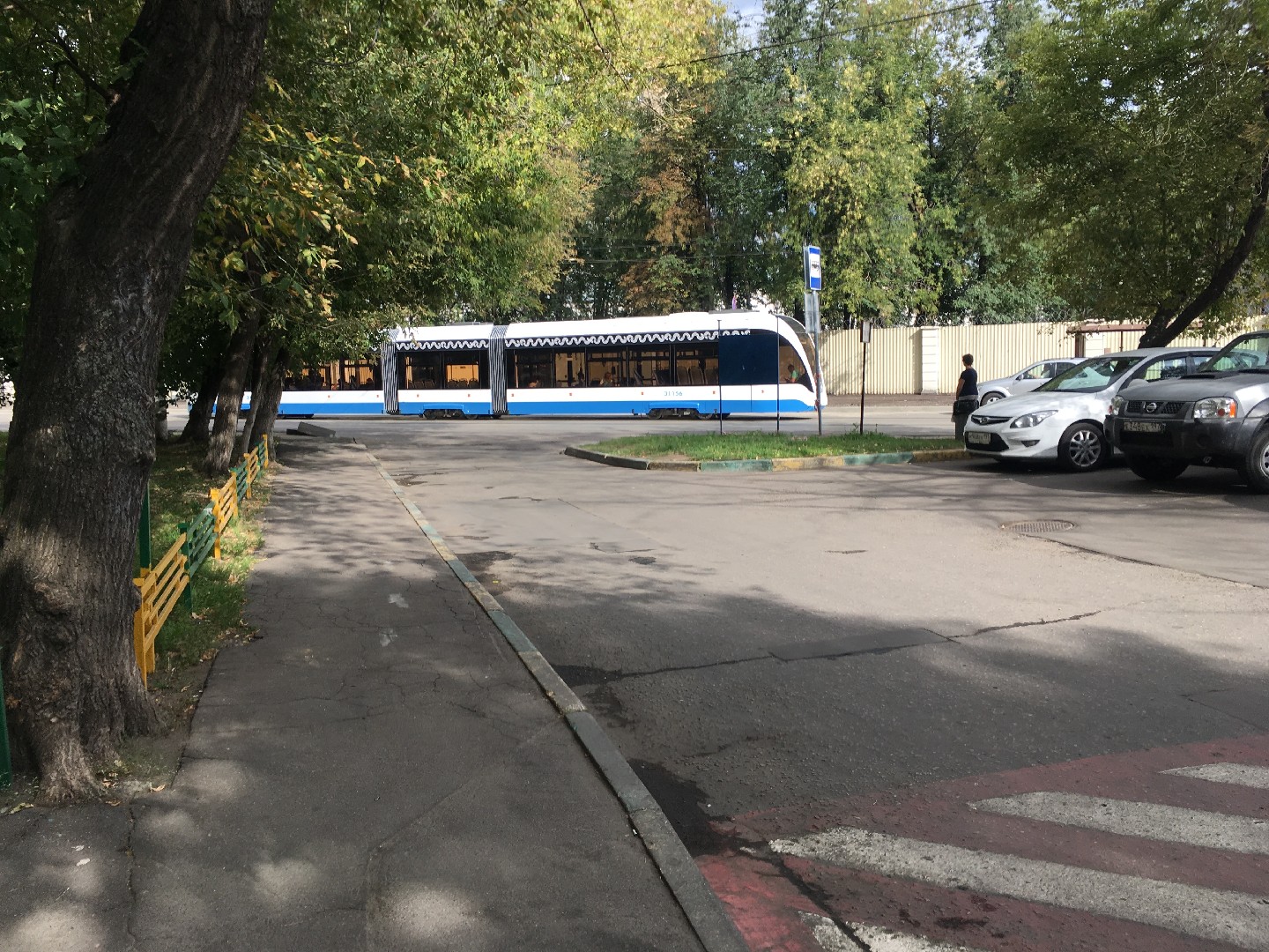 г. Москва, ул. Волочаевская, д. 10-придомовая территория