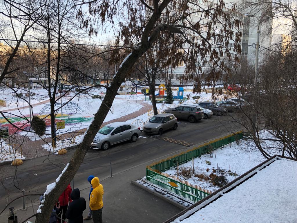 г. Москва, ул. Генерала Белова, д. 19, к. 1-придомовая территория