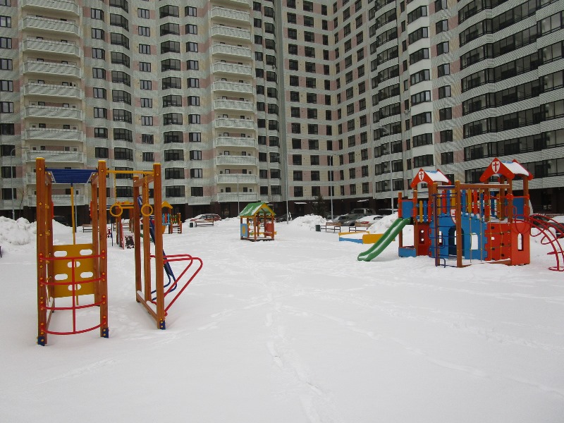 г. Москва, ул. Генерала Белова, д. 28, к. 2-придомовая территория